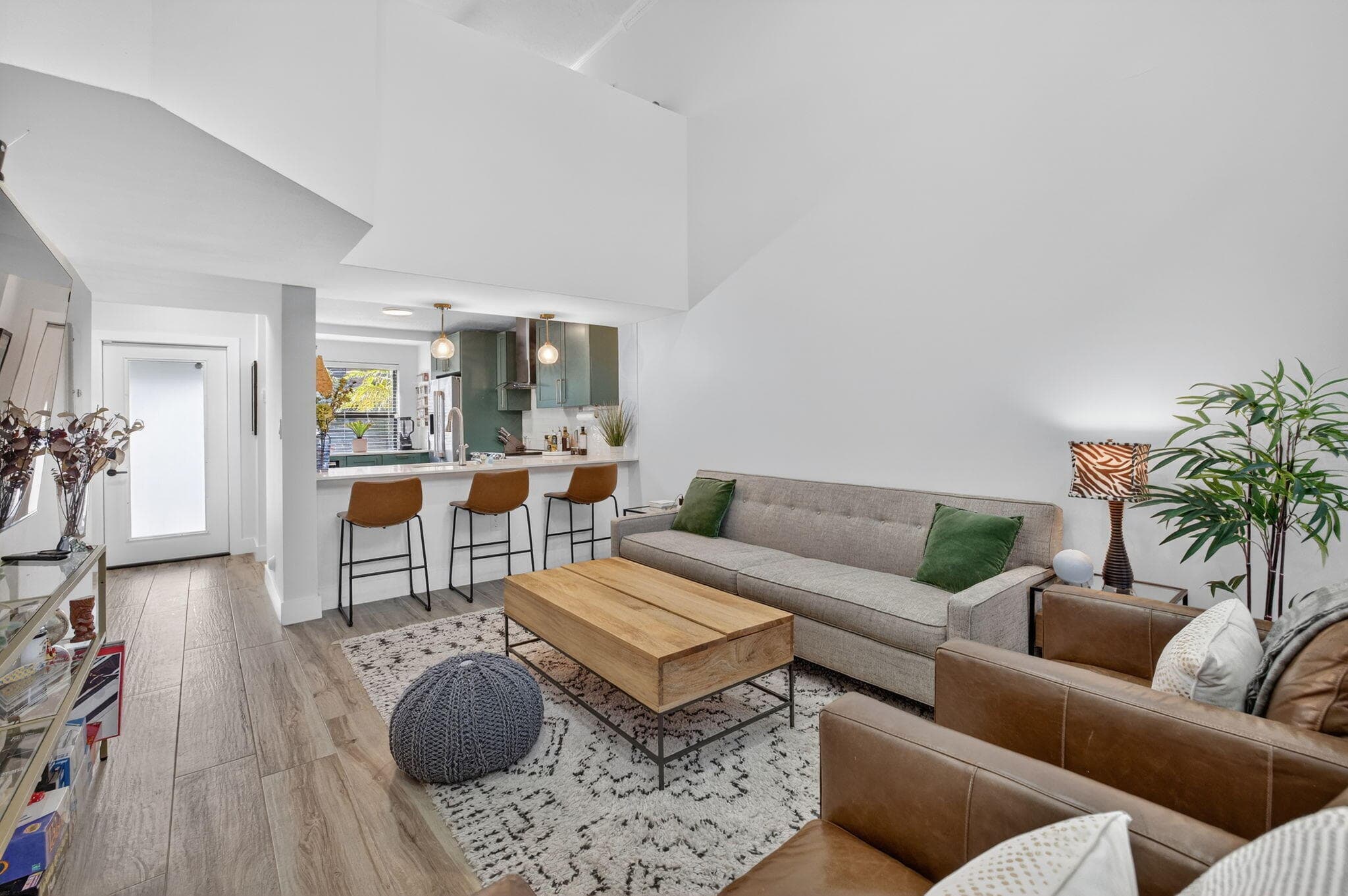 237 City View Drive 237, Fort Lauderdale, FL 33311 — photo 8 of 48