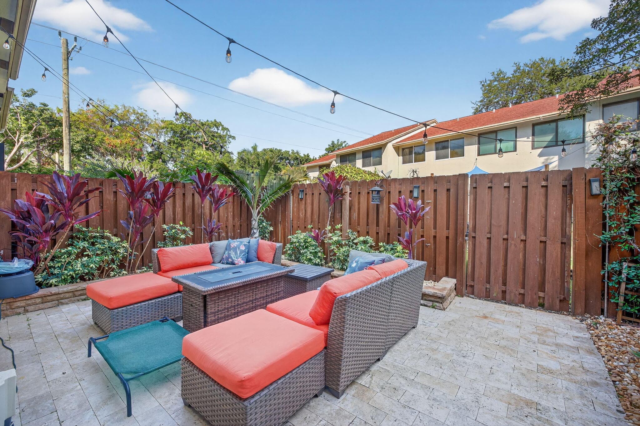 237 City View Drive 237, Fort Lauderdale, FL 33311 — photo 18 of 48