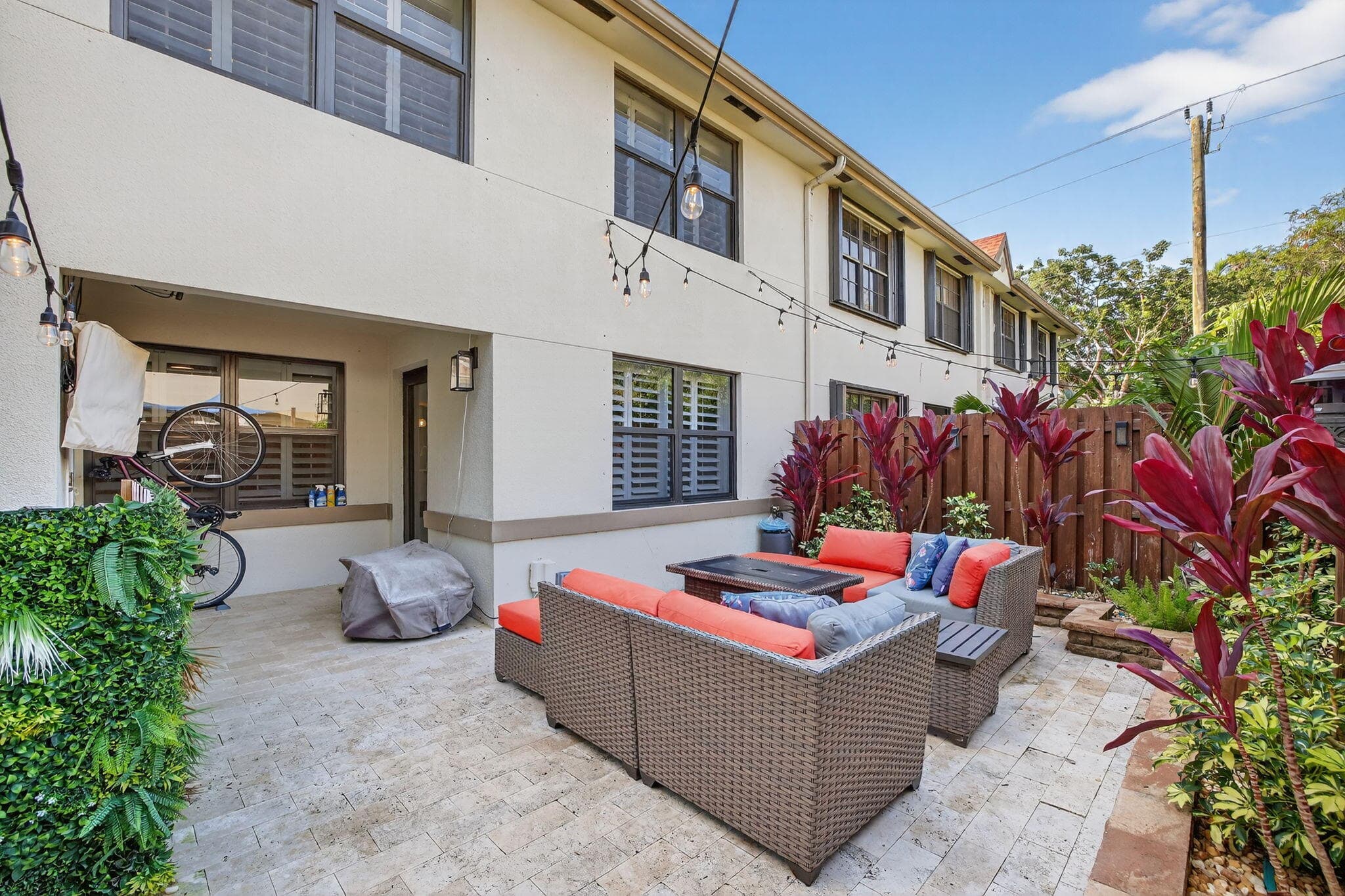 237 City View Drive 237, Fort Lauderdale, FL 33311 — photo 19 of 48