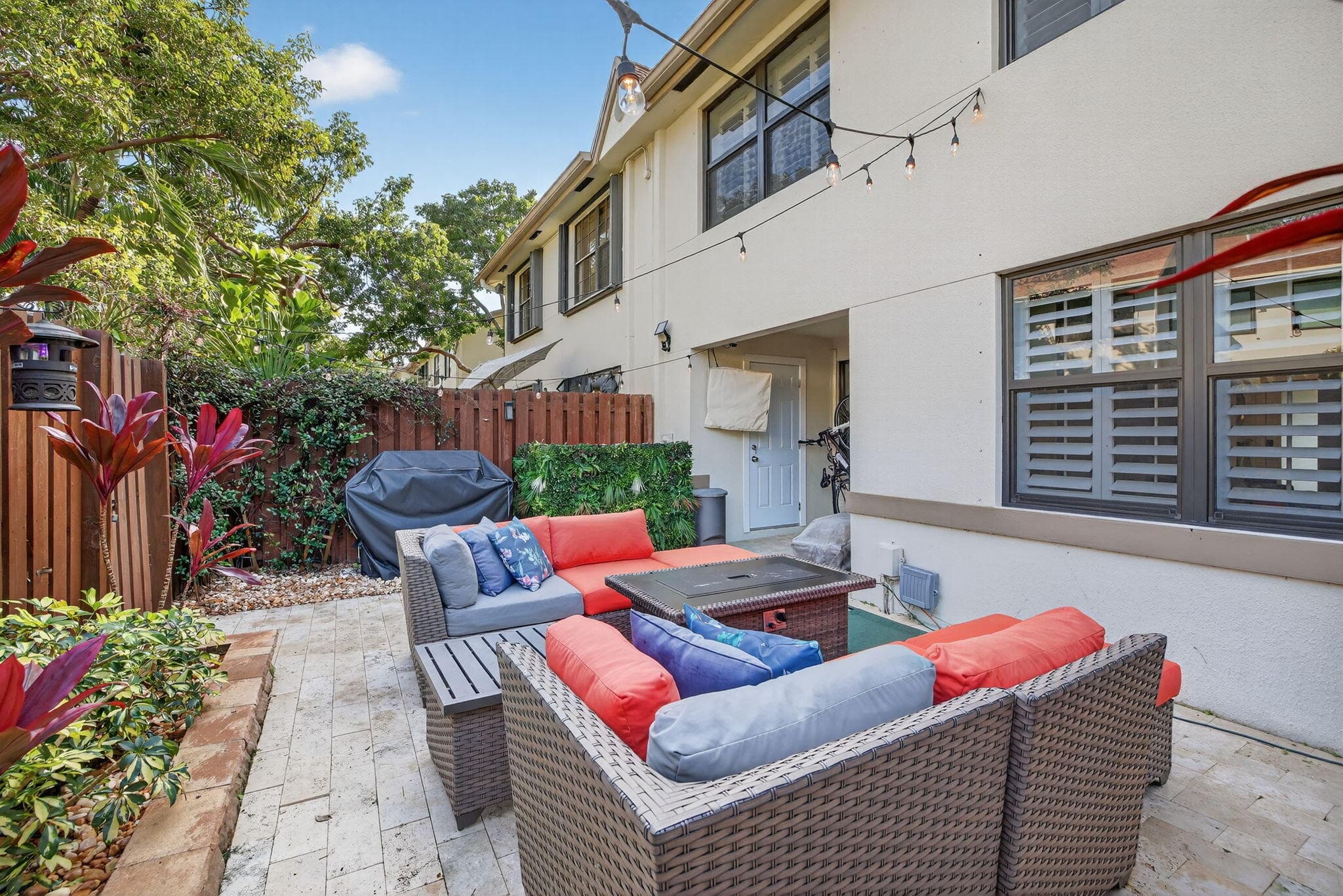 237 City View Drive 237, Fort Lauderdale, FL 33311 — photo 20 of 48