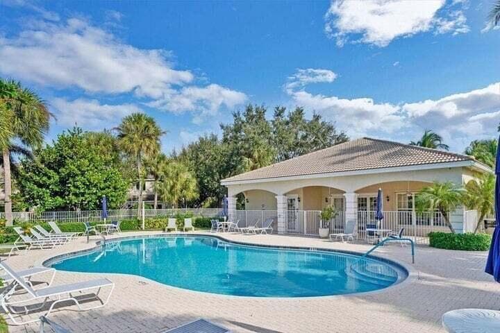 5219 Palmbrooke Circle, West Palm Beach, FL 33417 — photo 4 of 29