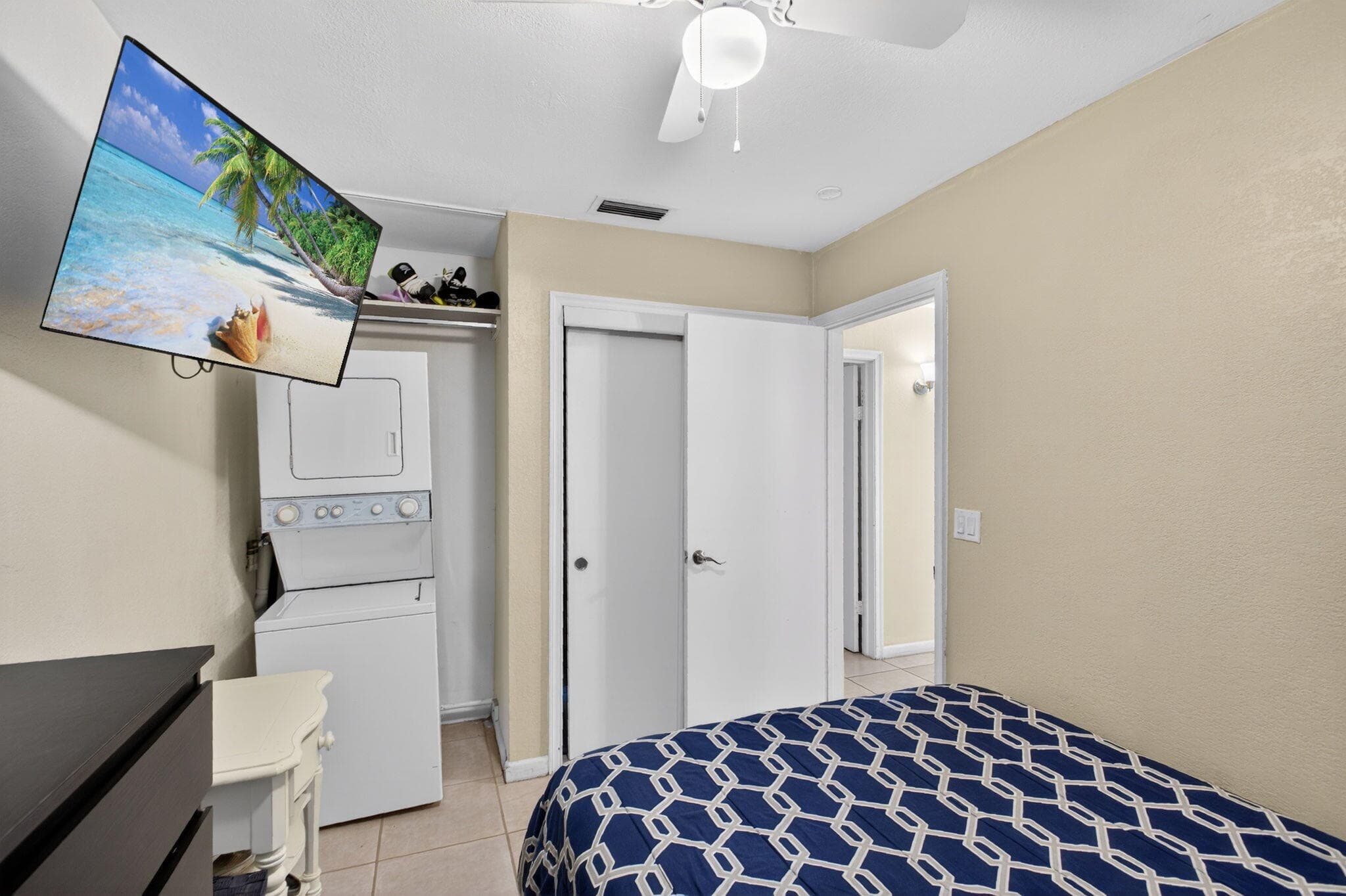 621 50th Street, West Palm Beach, FL 33407 — photo 9 of 17