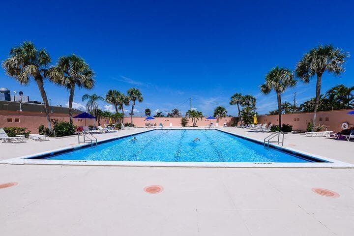 1200 Colonnades Drive 202, Fort Pierce, FL 34949 — photo 4 of 27