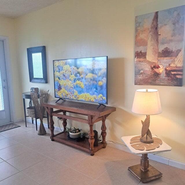 125 Norwich F, West Palm Beach, FL 33417 — photo 3 of 8