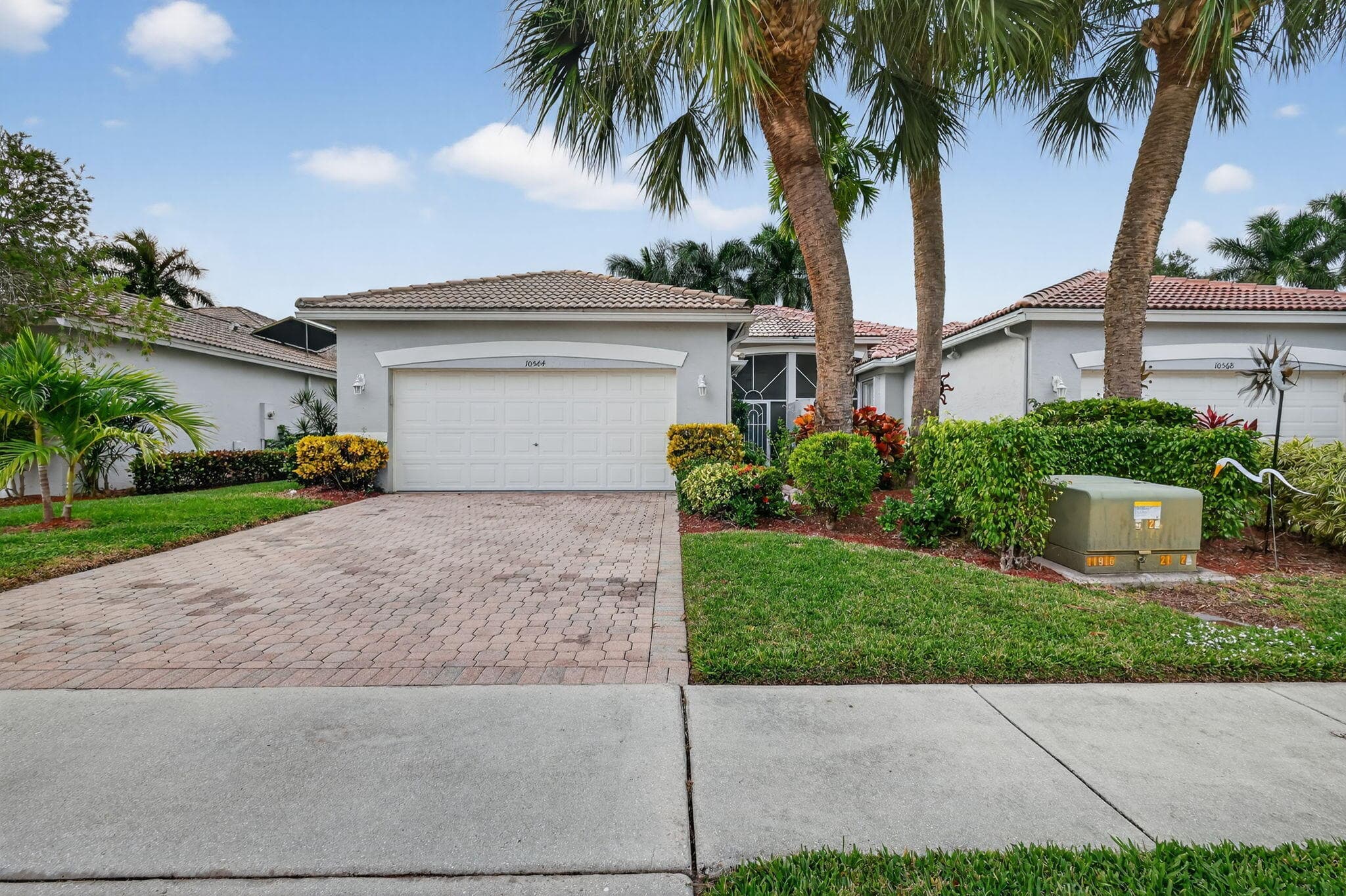 10564 Royal Caribbean Circle, Boynton Beach, FL 33437 — photo 2 of 37