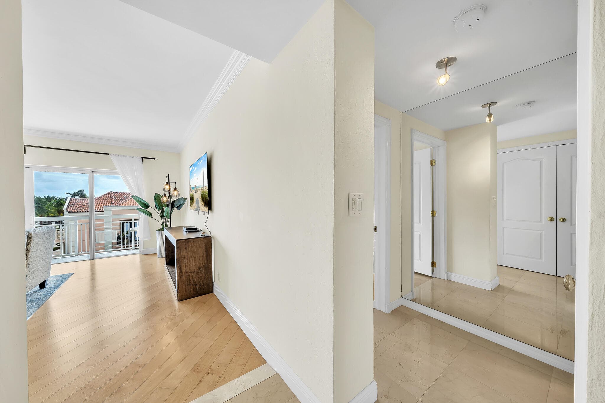250 N Bradley Place 402, Palm Beach, FL 33480 — photo 25 of 38