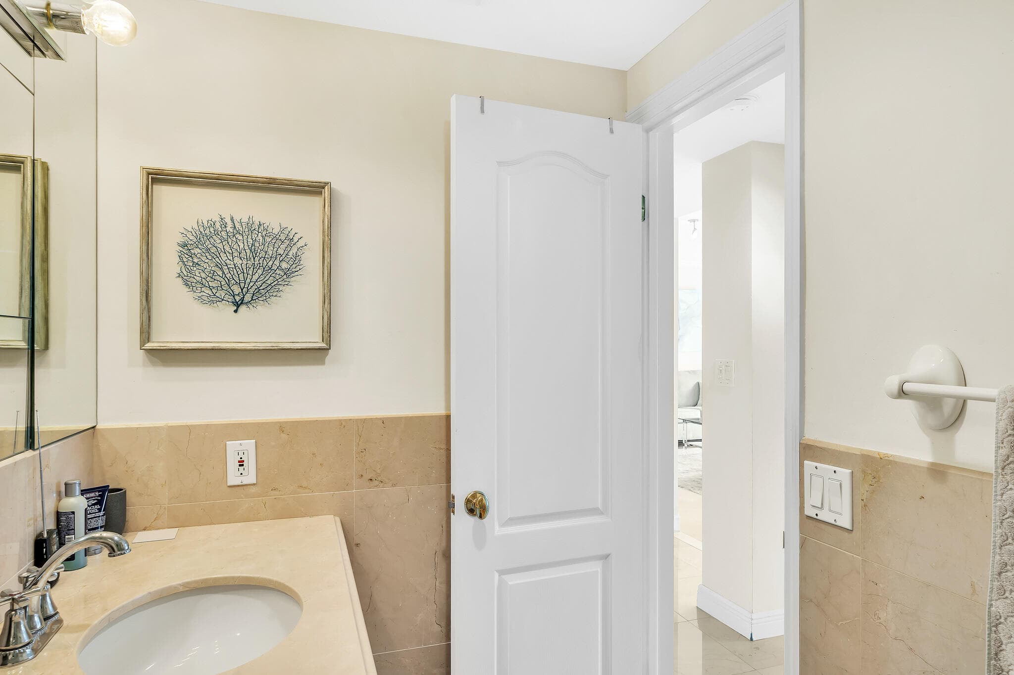 250 N Bradley Place 402, Palm Beach, FL 33480 — photo 34 of 38