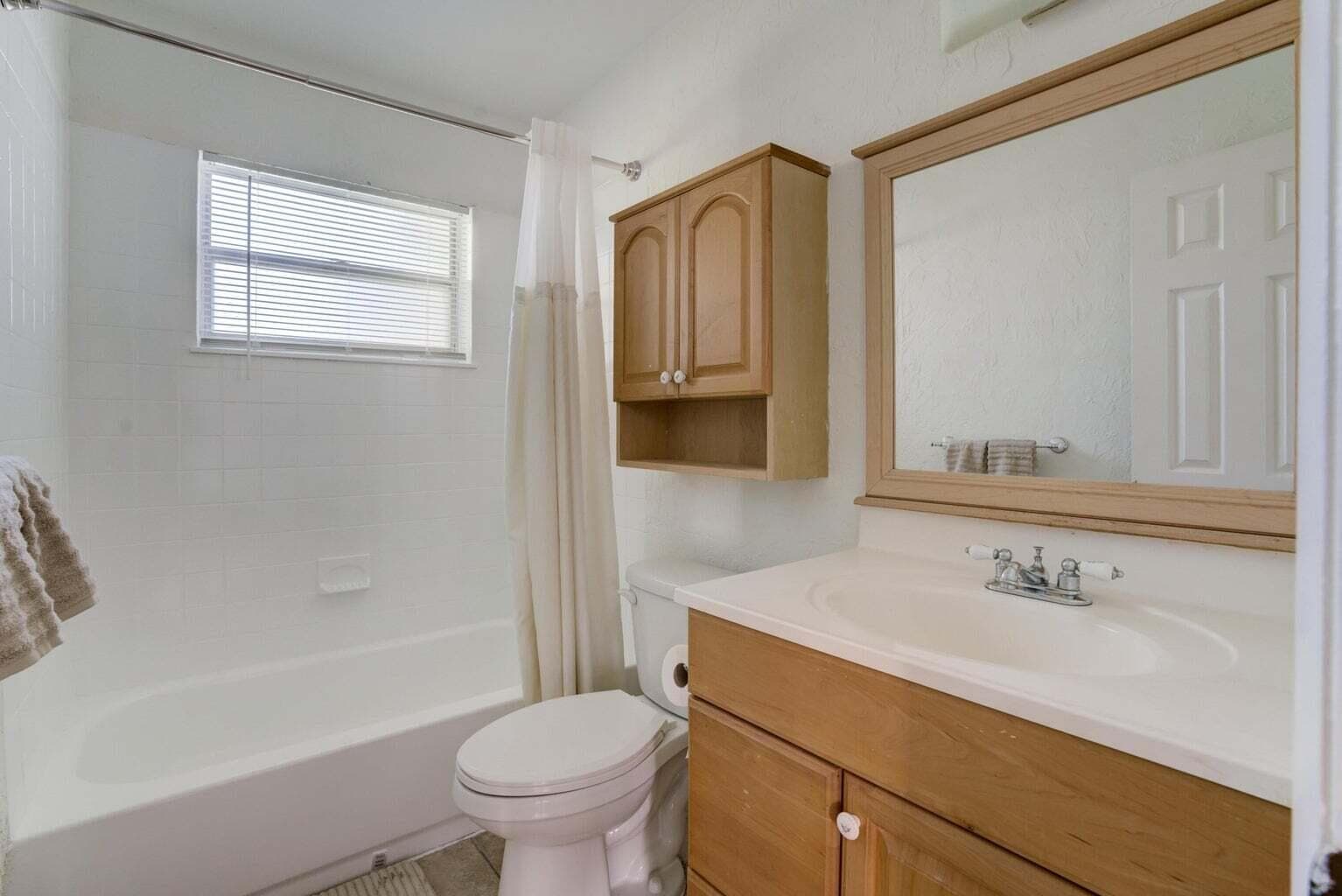 700 N Hepburn Avenue N, Jupiter, FL 33458 — photo 14 of 16