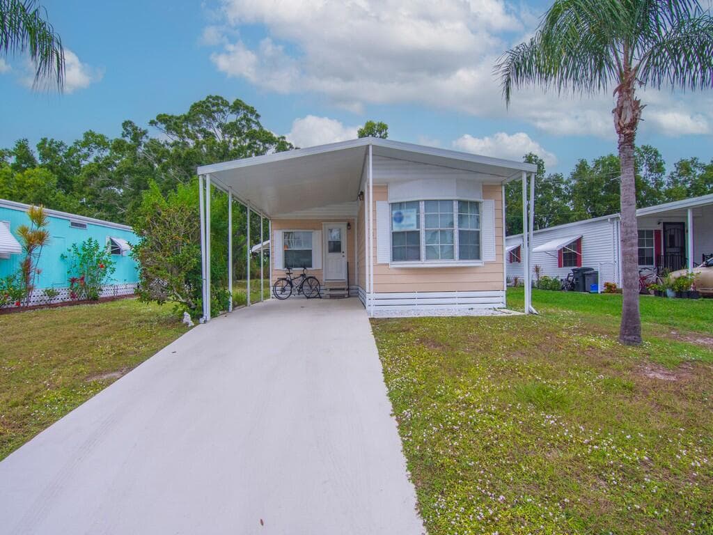 61 E Caribbean, Port St. Lucie, FL 34952 — photo 4 of 48