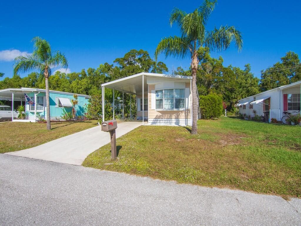 61 E Caribbean, Port St. Lucie, FL 34952 — photo 11 of 48