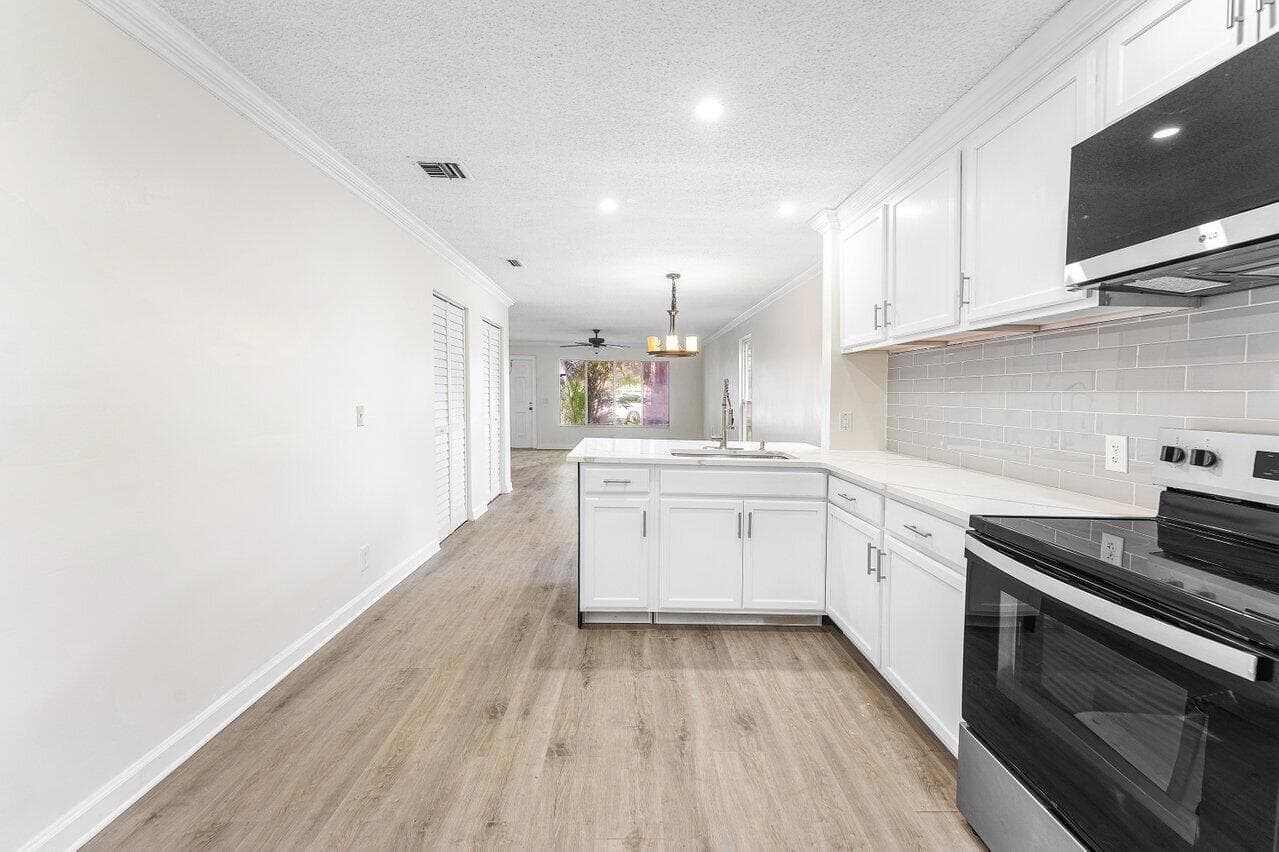 4627 Orleans Court A, West Palm Beach, FL 33415 — photo 9 of 23