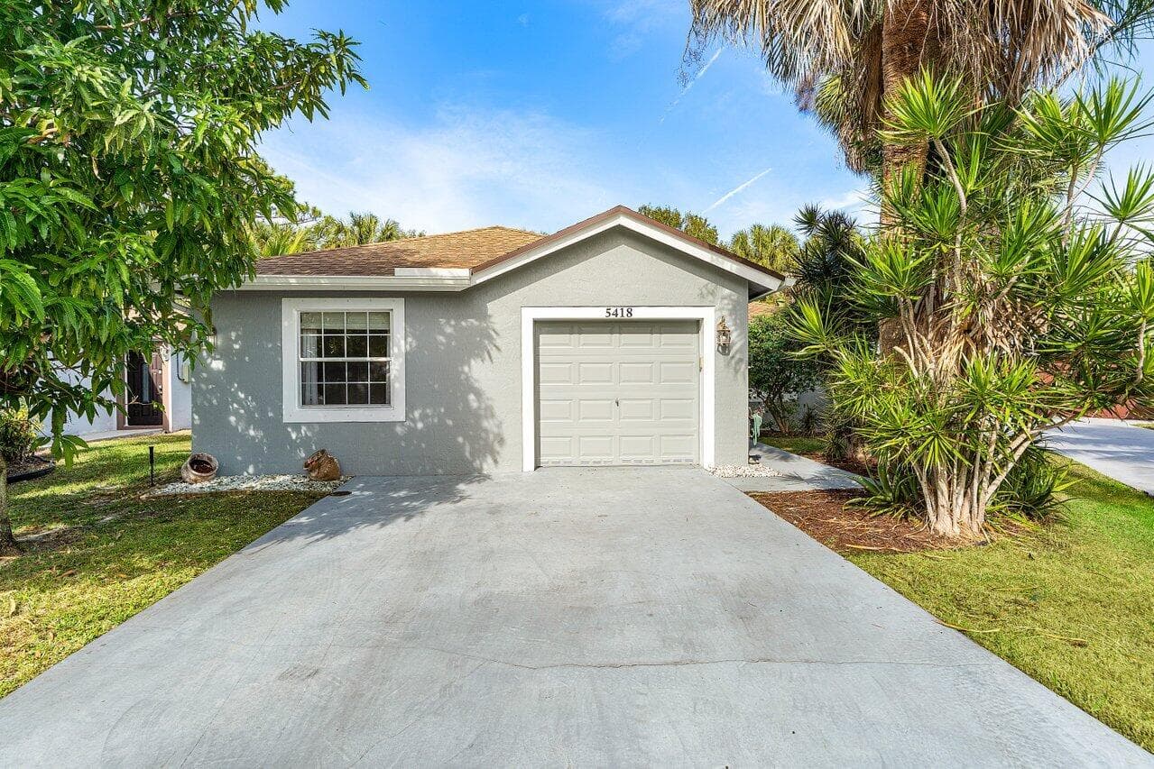 5418 Club Circle, Haverhill, FL 33415 — photo 25 of 28