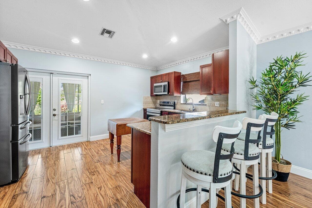 5418 Club Circle, Haverhill, FL 33415 — photo 13 of 28