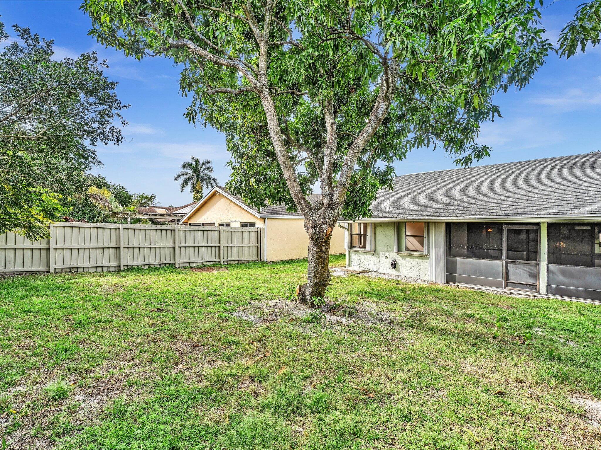 1045 NW 18th Avenue, Delray Beach, FL 33445 — photo 3 of 22