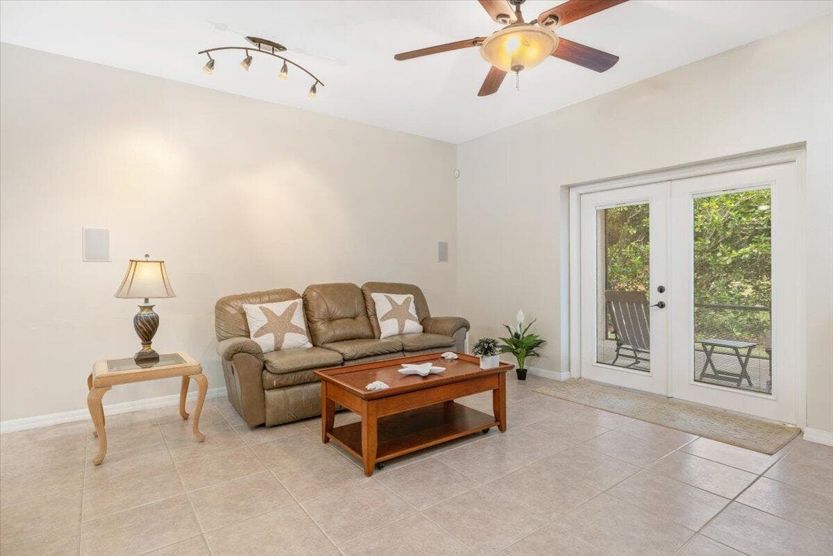 1410 4th Court, Vero Beach, FL 32960 — photo 12 of 37