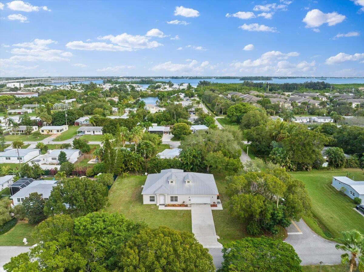1410 4th Court, Vero Beach, FL 32960 — photo 2 of 37