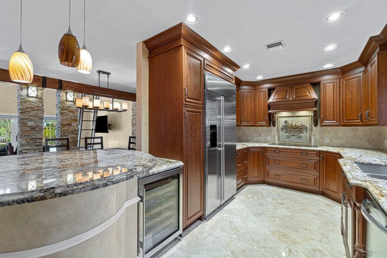 870 NW 7th Street, Boca Raton, FL 33486 — photo 9 of 38