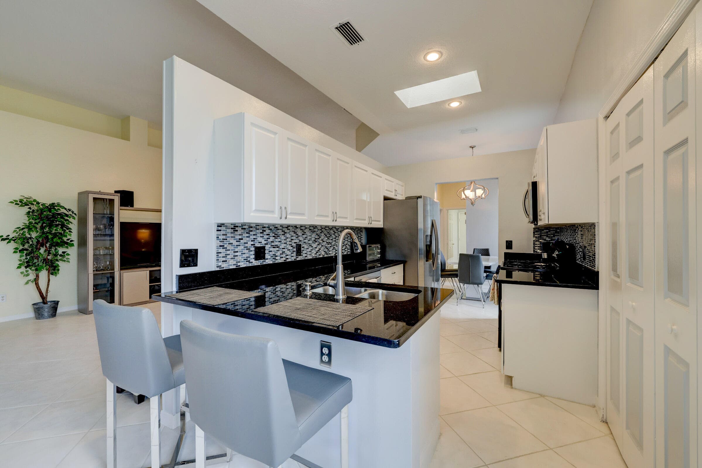 450 SW Fairway Landing, Port St. Lucie, FL 34986 — photo 7 of 36