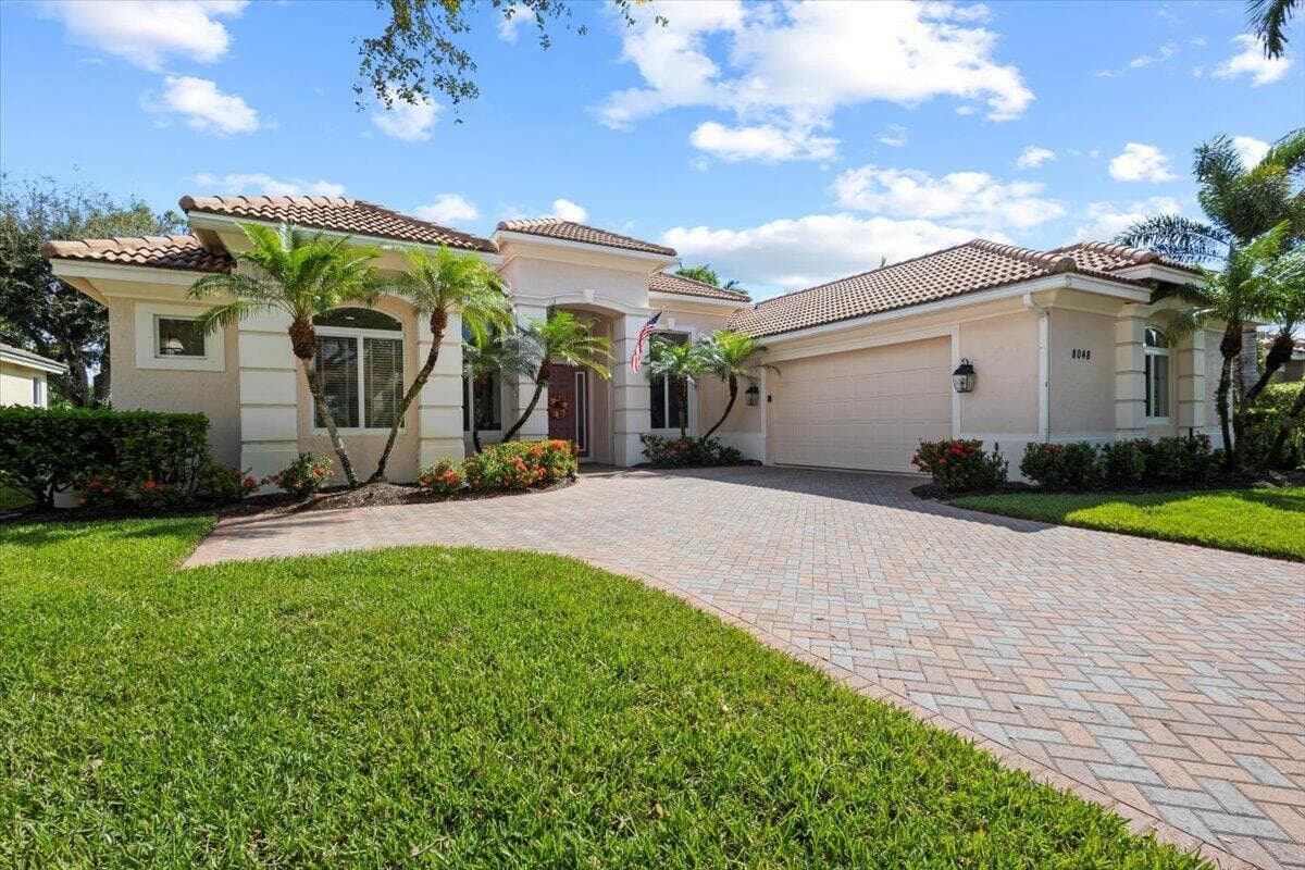 8048 Links Way, Port St. Lucie, FL 34986 — photo 2 of 65