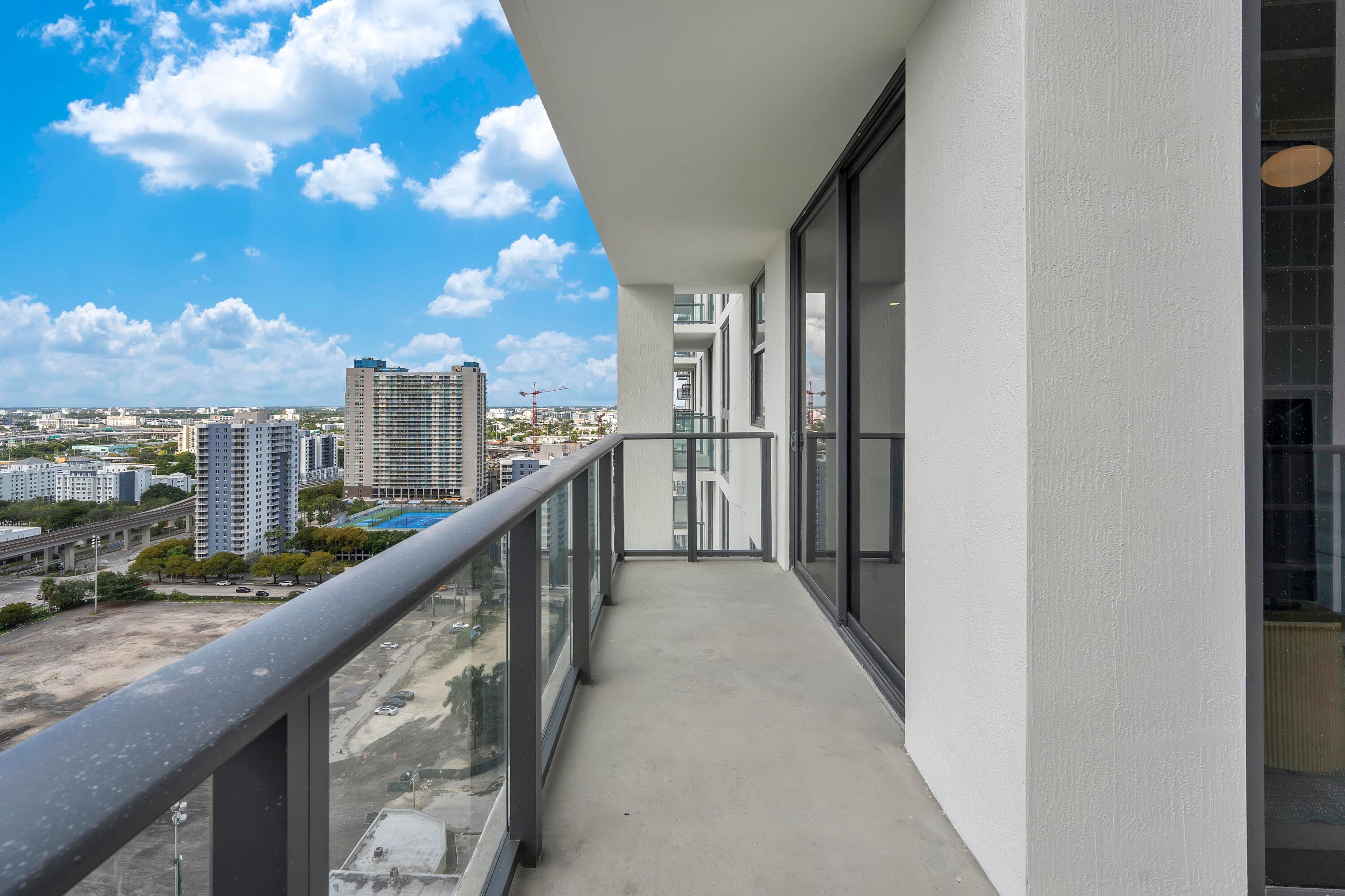 11 NE 6th Street 2201, Miami, FL 33132 — photo 17 of 43