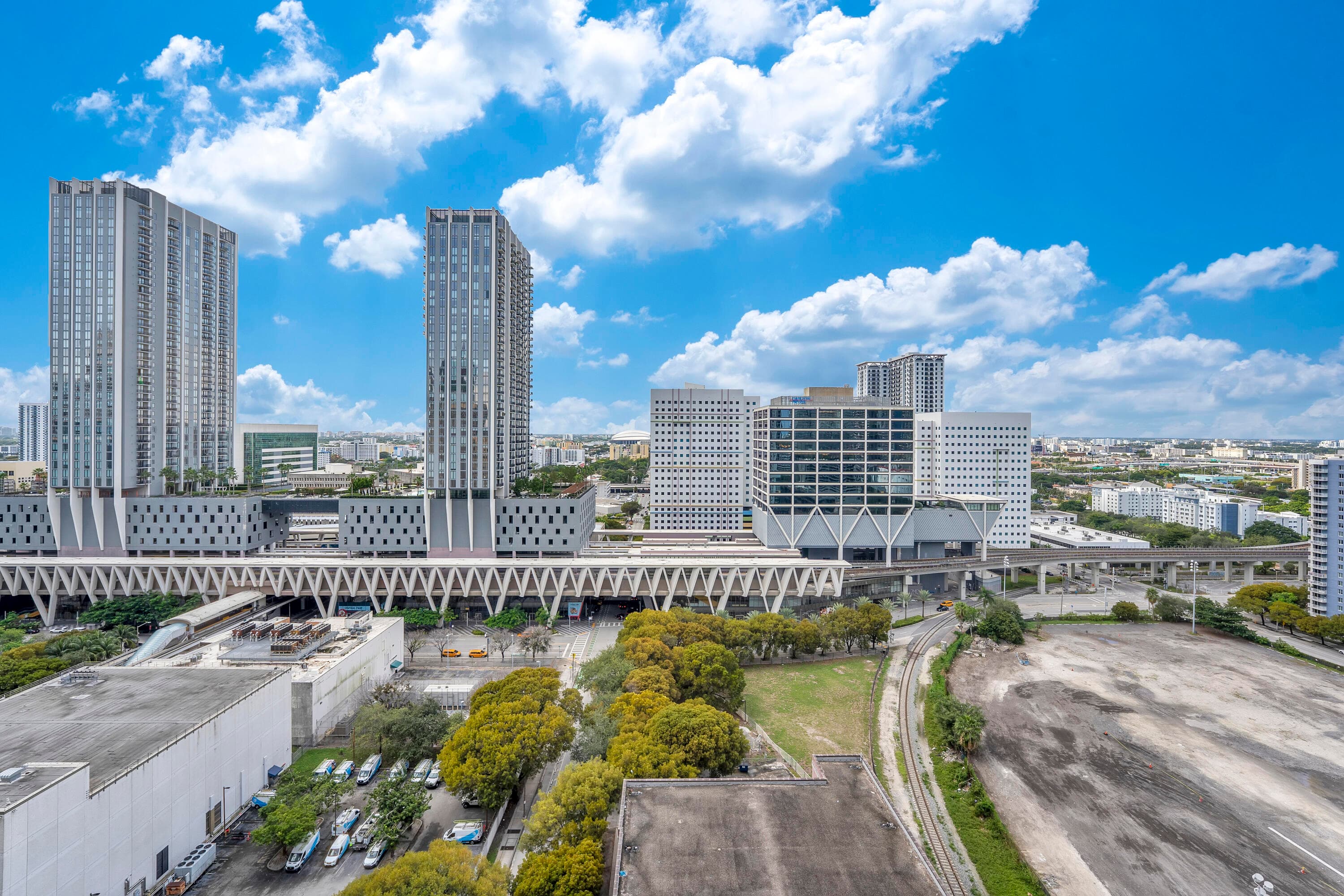 11 NE 6th Street 2201, Miami, FL 33132 — photo 42 of 43