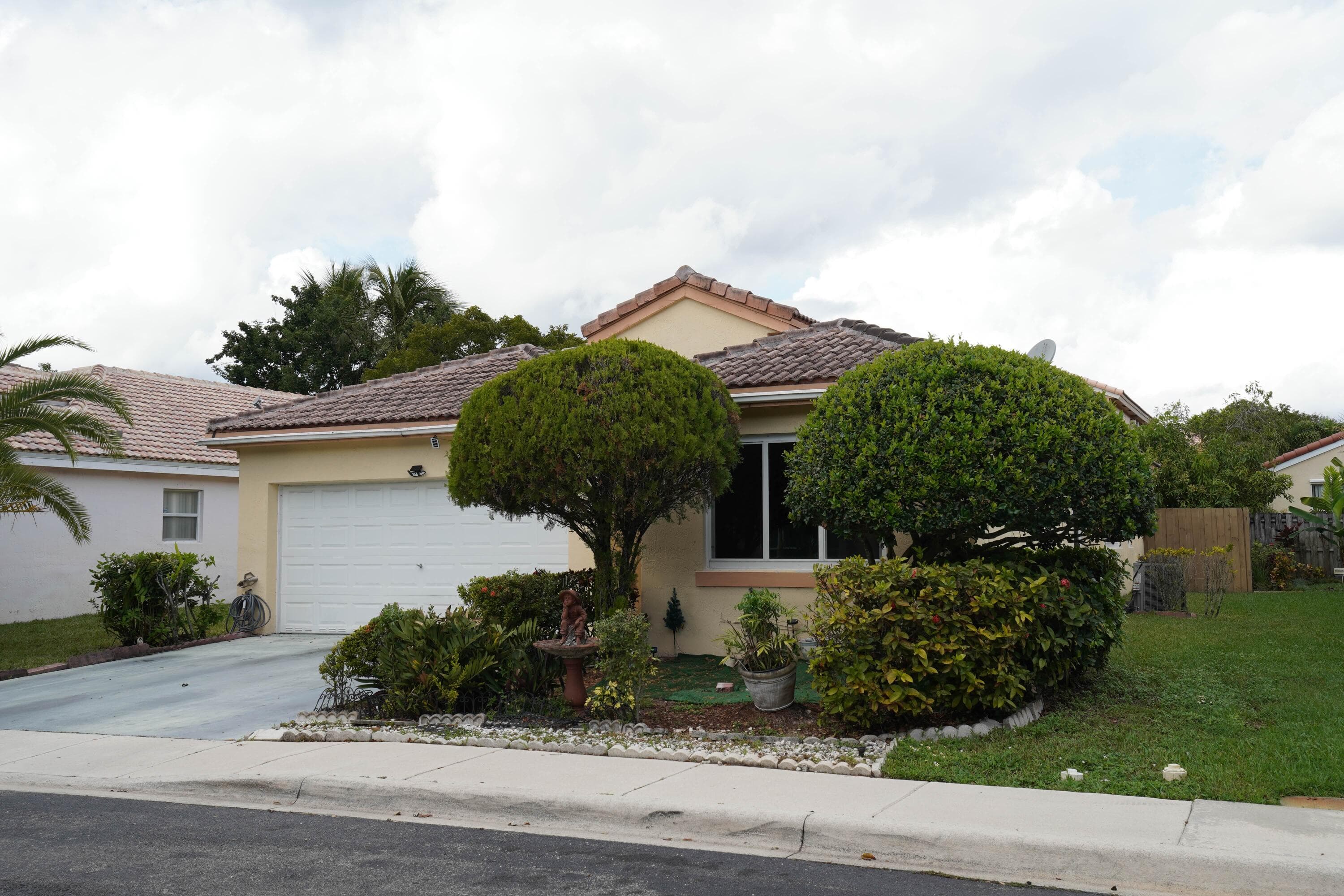 10245 SW 16th Court, Pembroke Pines, FL 33025 — photo 11 of 17