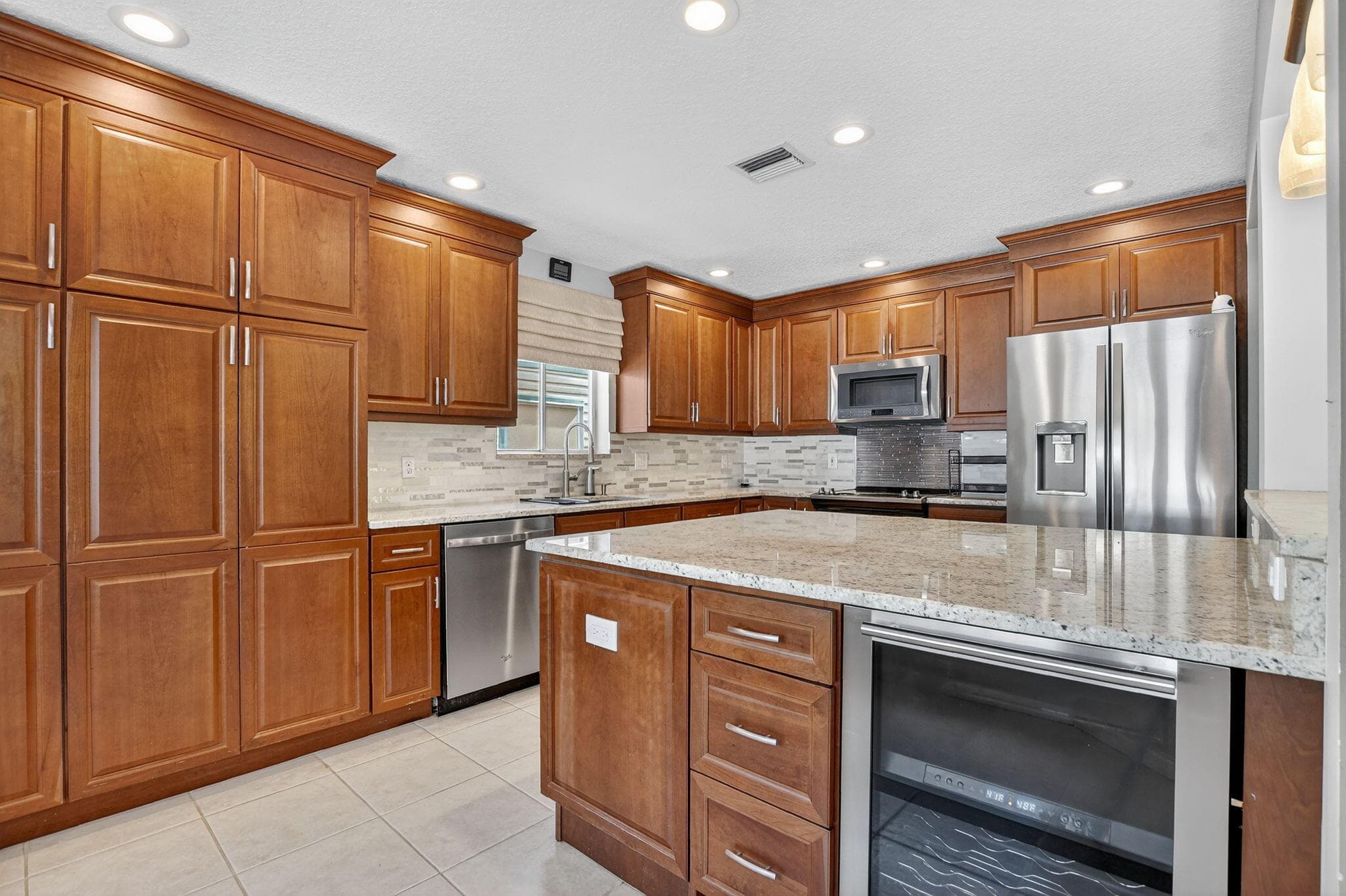 4045 NW 1st Street, Delray Beach, FL 33445 — photo 10 of 38