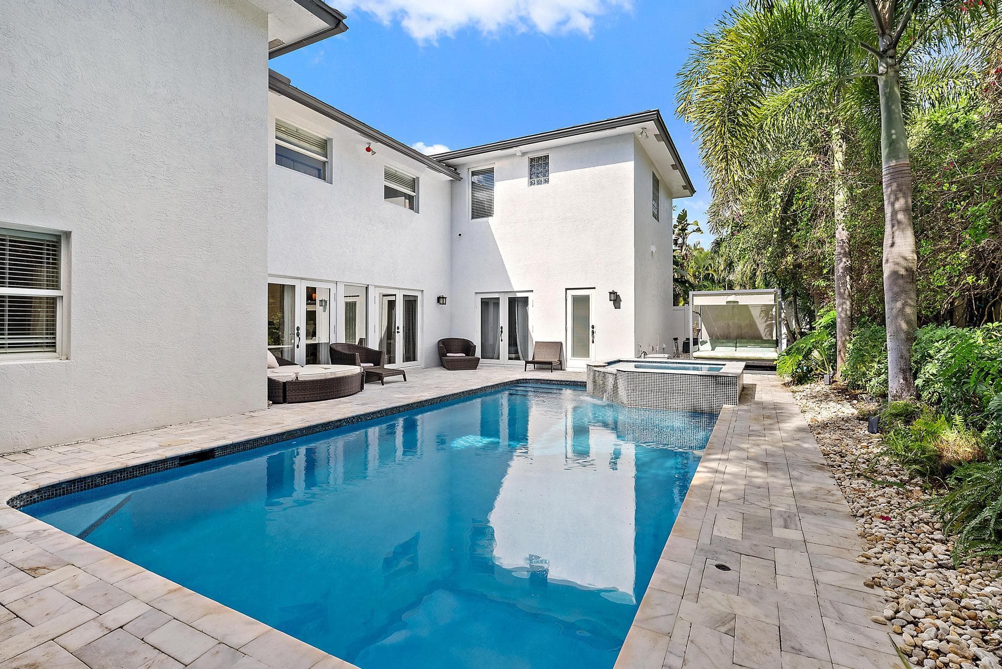 542 N Cypress Drive, Tequesta, FL 33469 — photo 17 of 29
