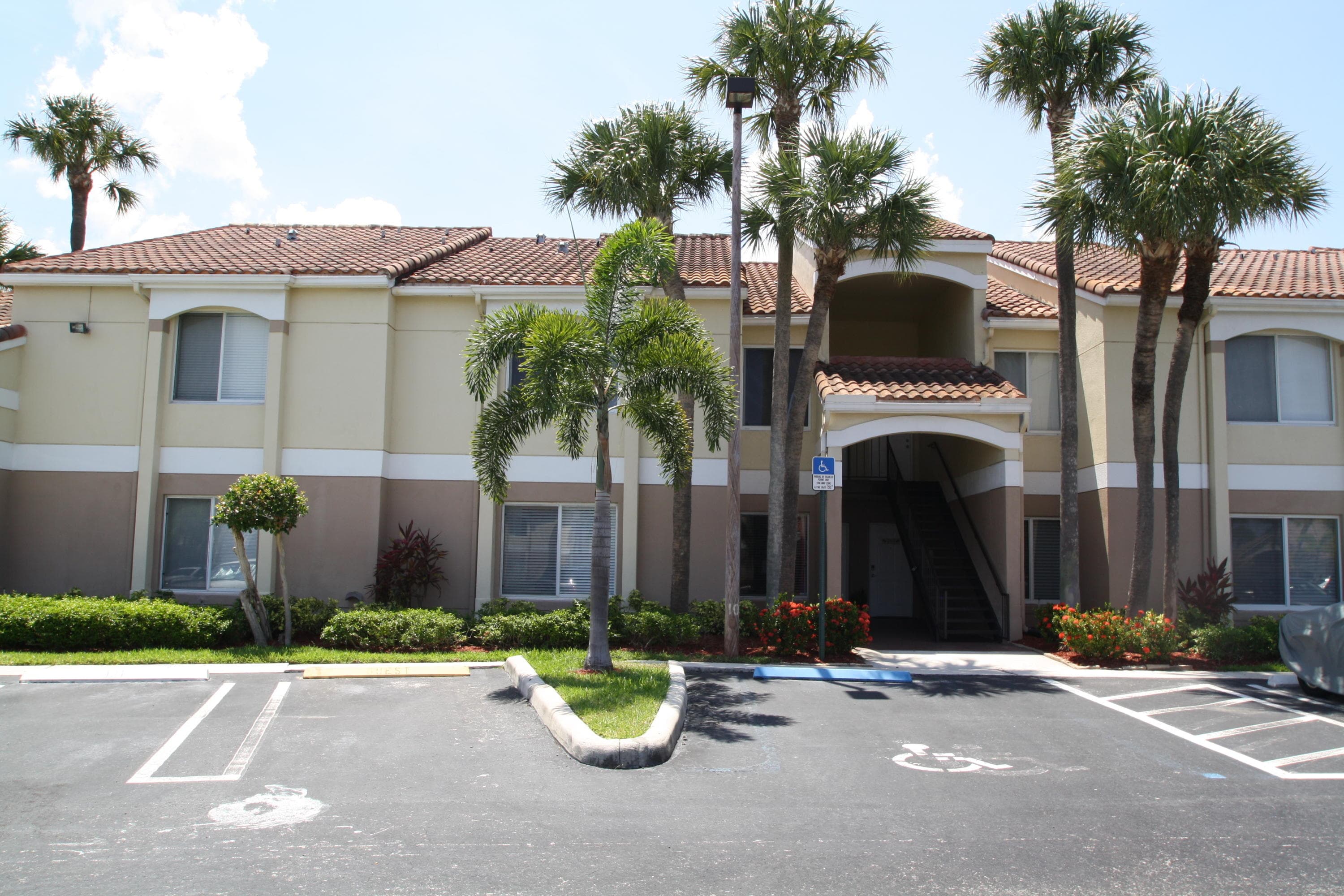 815 W Boynton Beach Boulevard 10-203, Boynton Beach, FL 33426 — photo 1 of 18