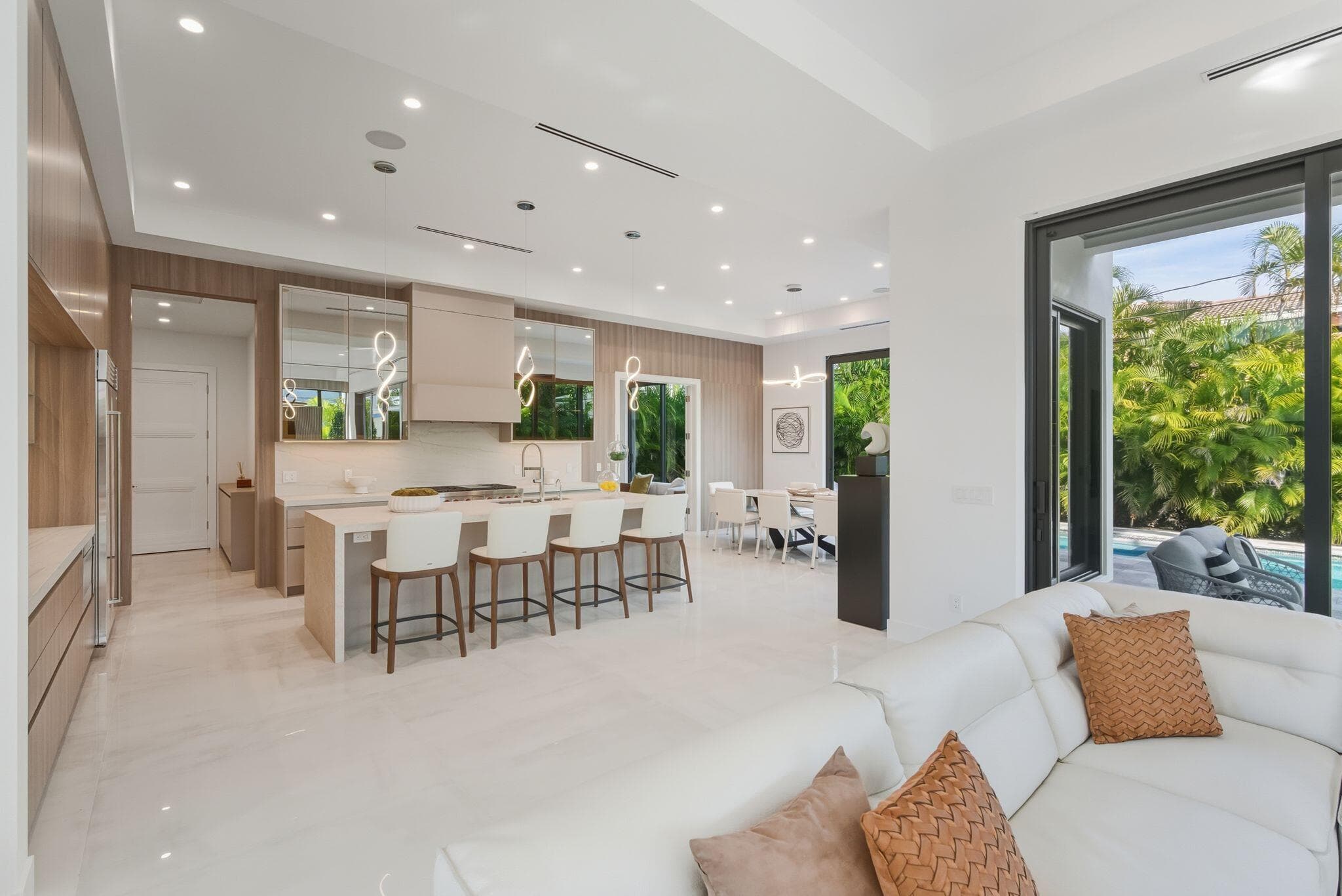 1050 NE 3rd Avenue, Boca Raton, FL 33432 — photo 32 of 64