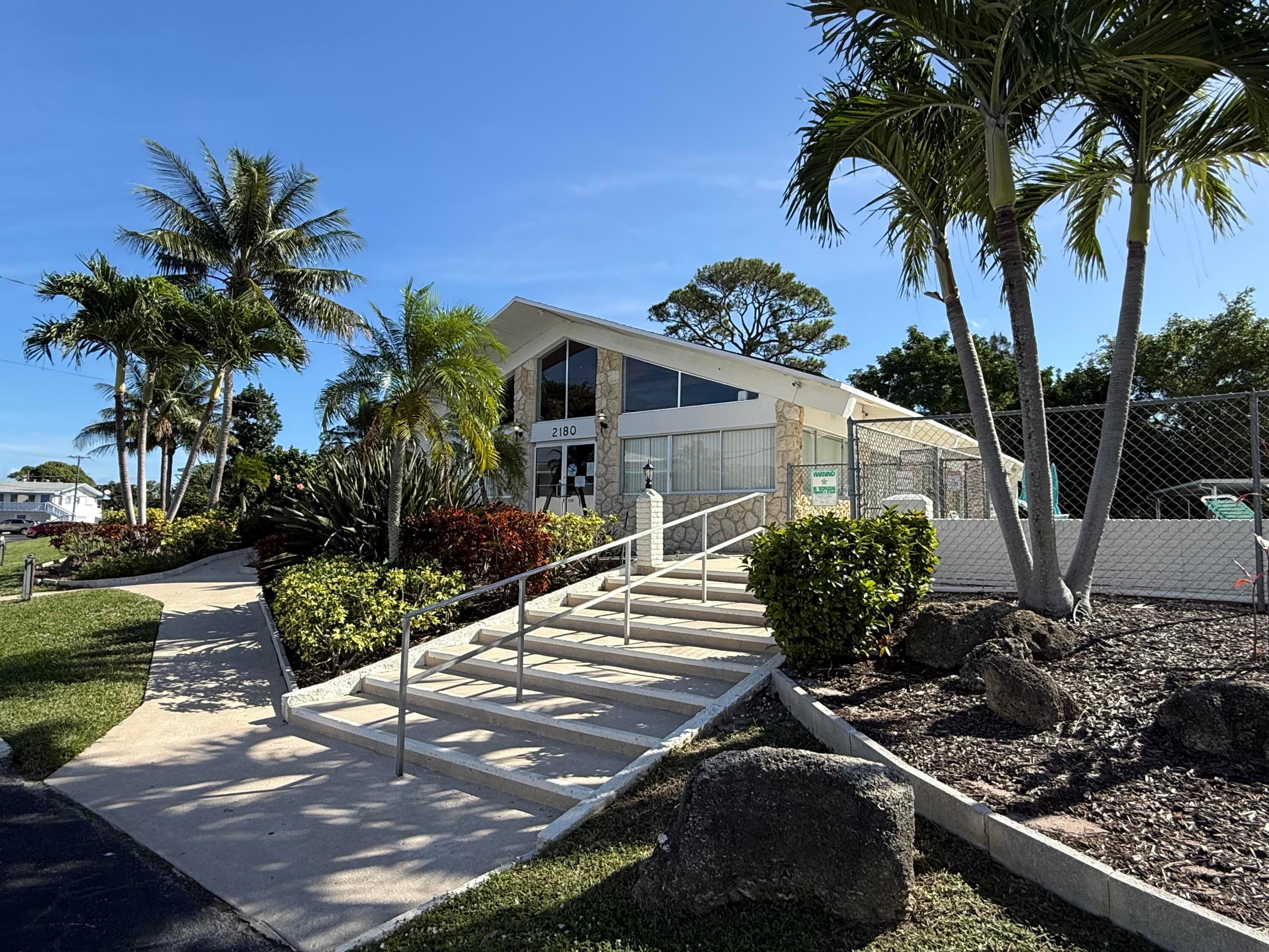 2204 Lake Osborne Drive 5, Lake Worth Beach, FL 33461 — photo 12 of 18