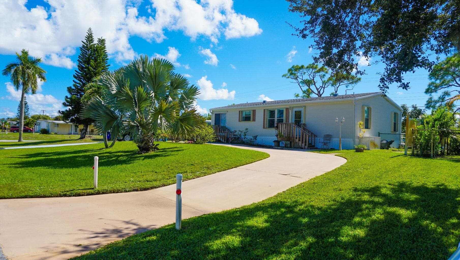 7030 SE Ridgeway Terrace, Hobe Sound, FL 33455 — photo