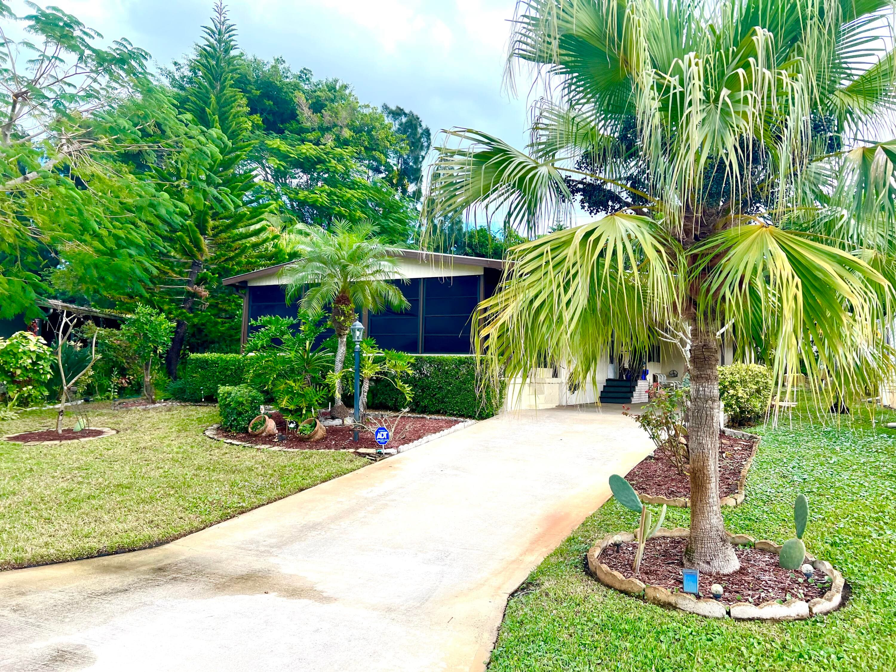 8011 SE Homestead Avenue, Hobe Sound, FL 33455 — photo 2 of 32