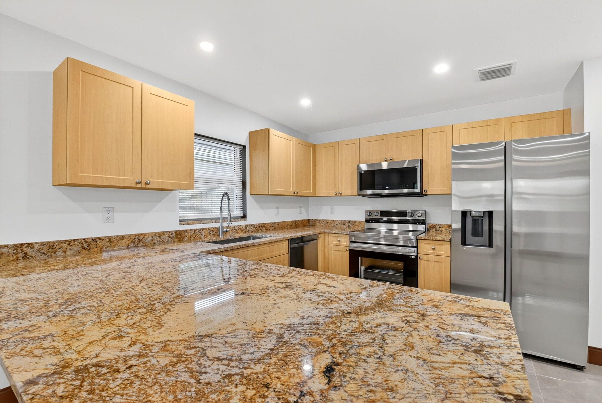2932 Saginaw Avenue, West Palm Beach, FL 33409 — photo 10 of 37
