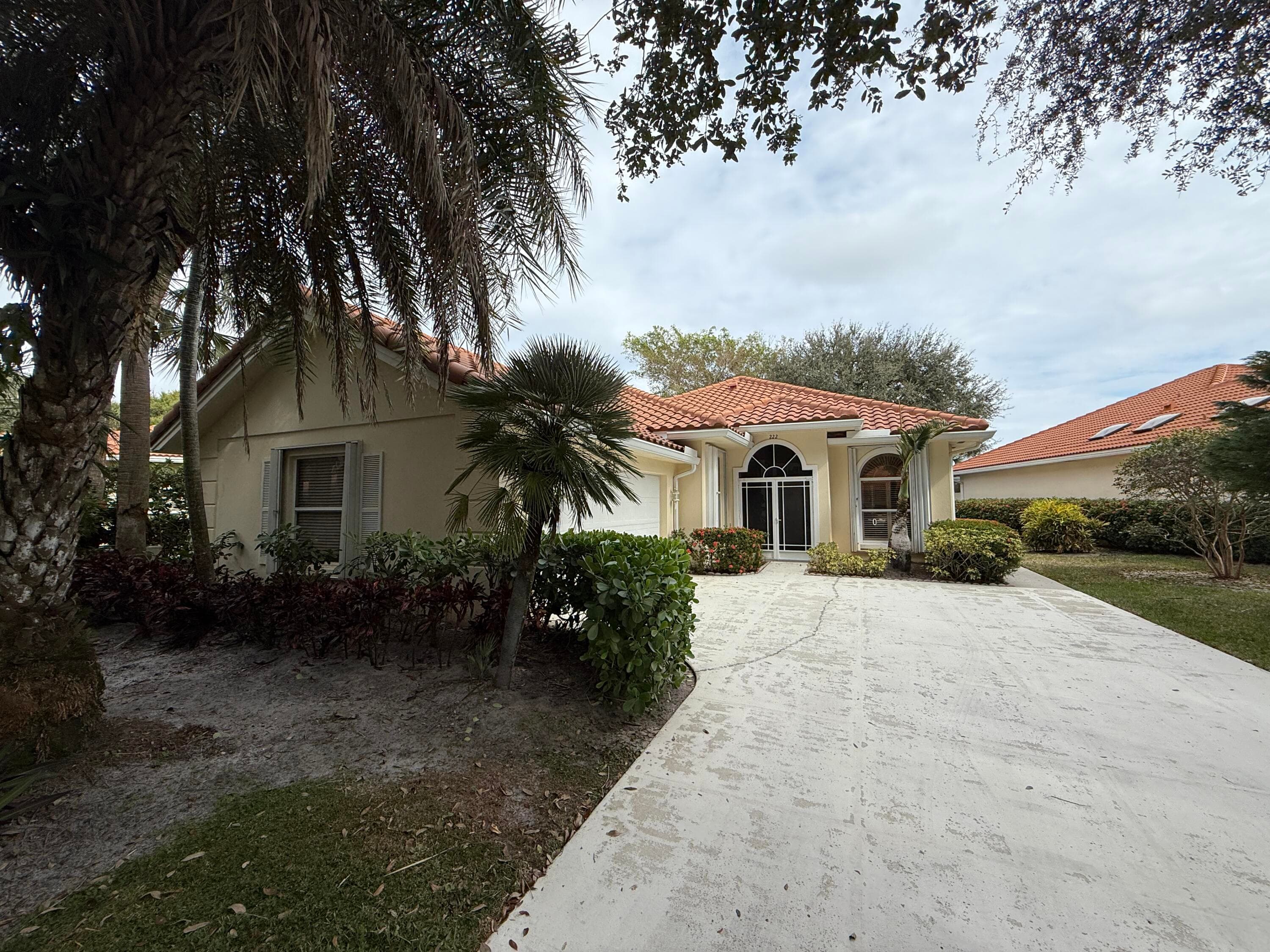 222 E Tall Oaks Circle, Palm Beach Gardens, FL 33410 — photo 2 of 19