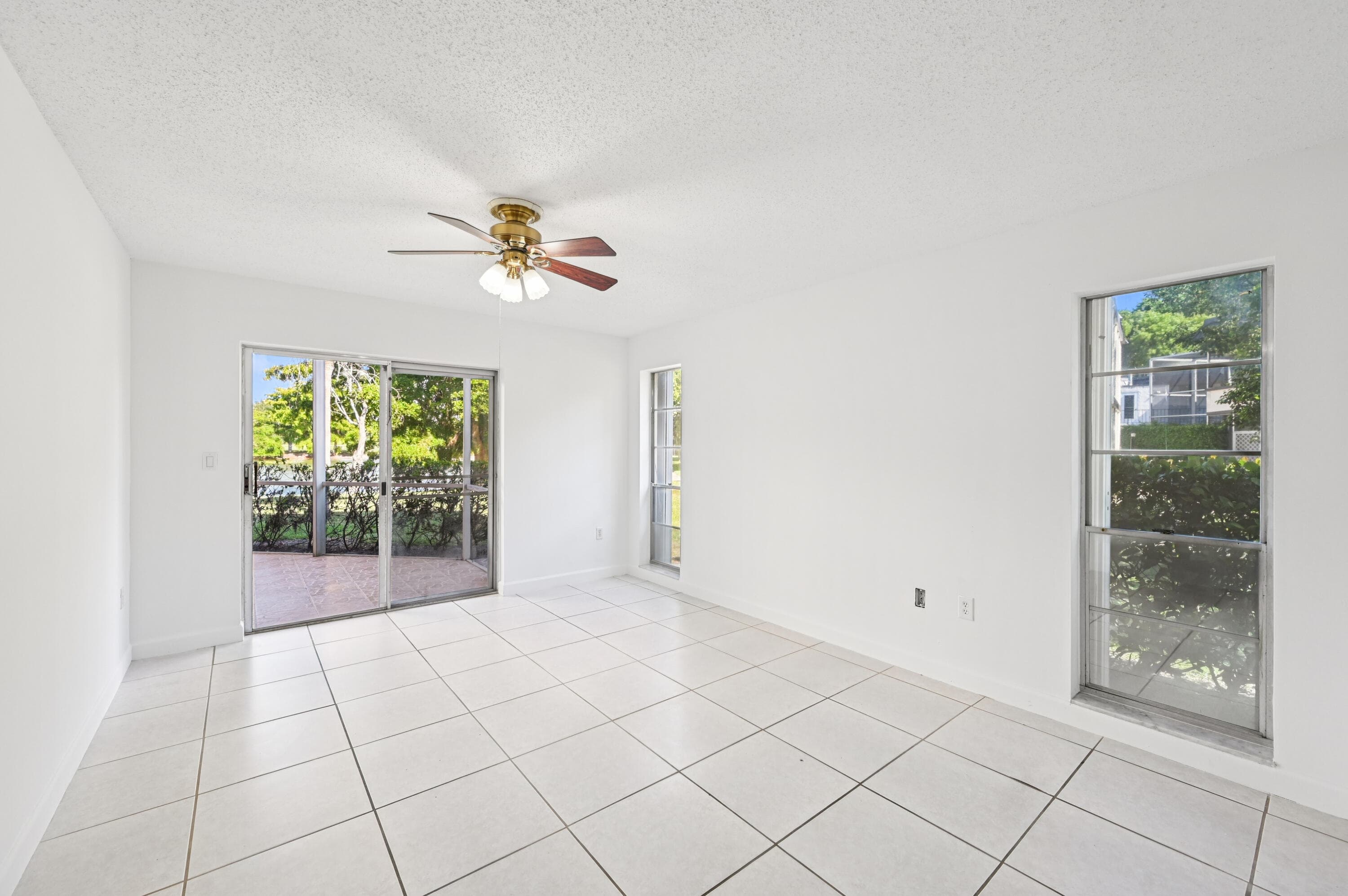 7 N Greenway Village N 111, Royal Palm Beach, FL 33411 — photo 14 of 23
