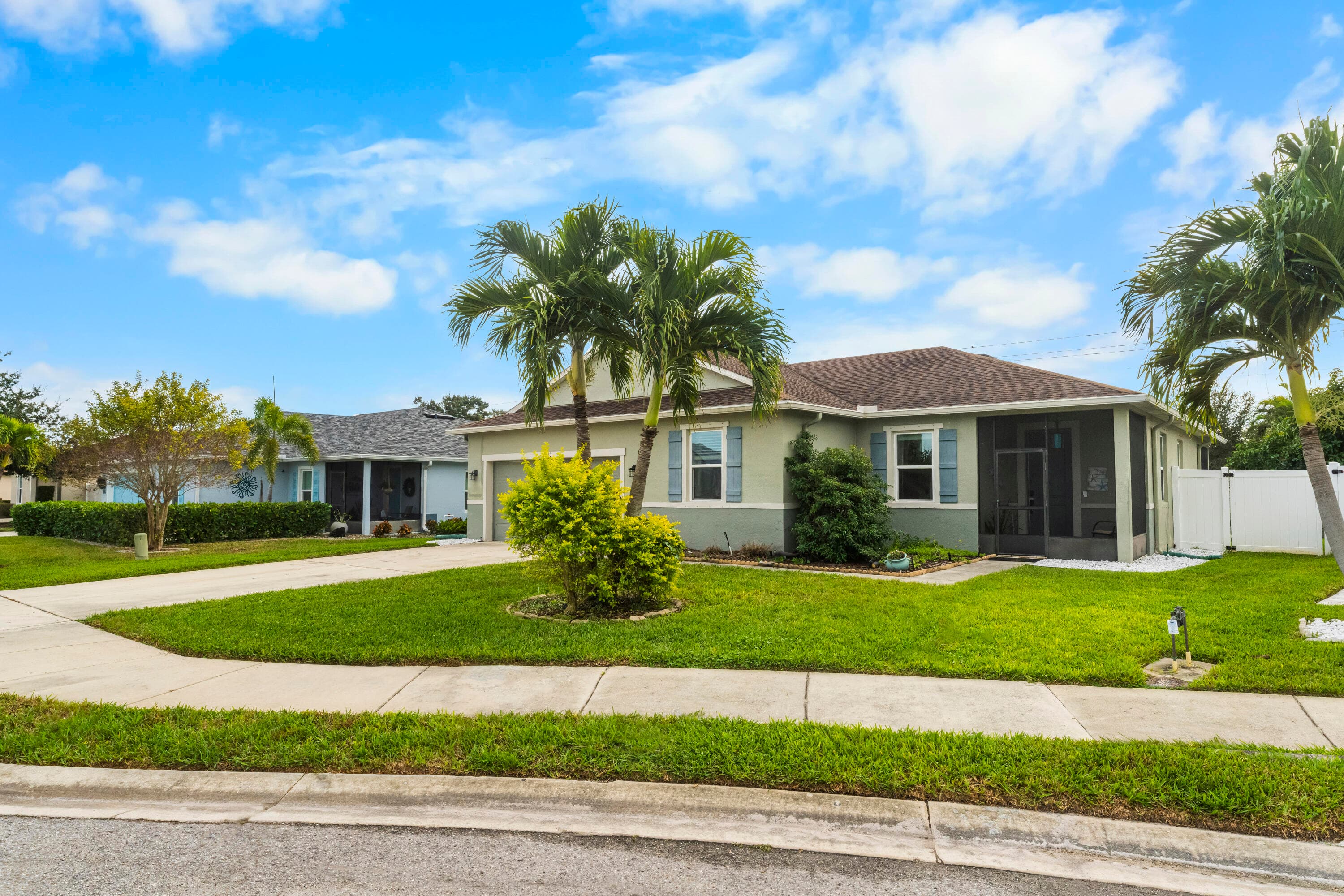 110 65th Avenue E, Bradenton, FL 34203 — photo 3 of 42
