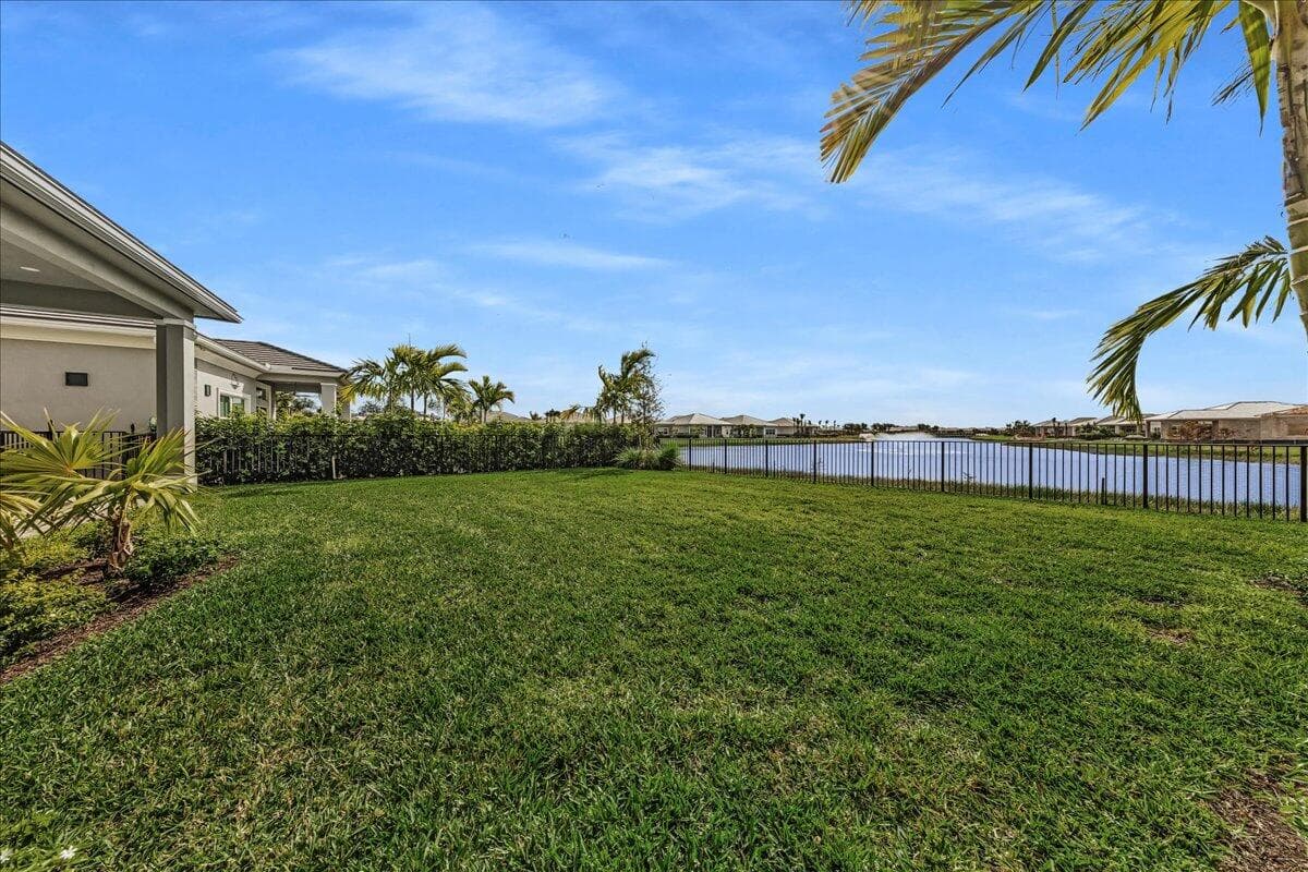 10161 Timber Creek Way, Palm Beach Gardens, FL 33412 — photo 3 of 98