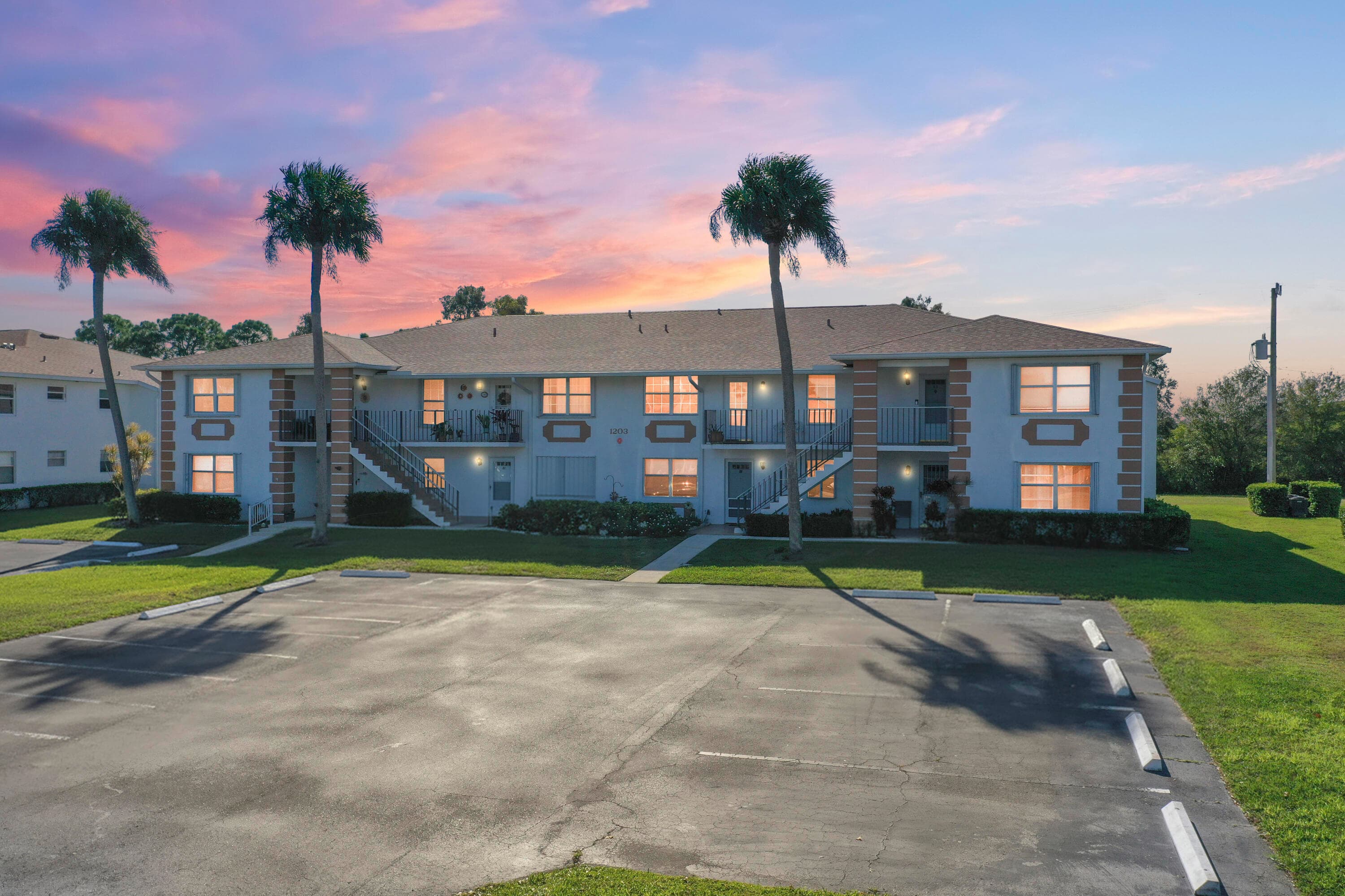 1203 S Lakes End Drive E-2, Fort Pierce, FL 34982 — photo 1 of 25