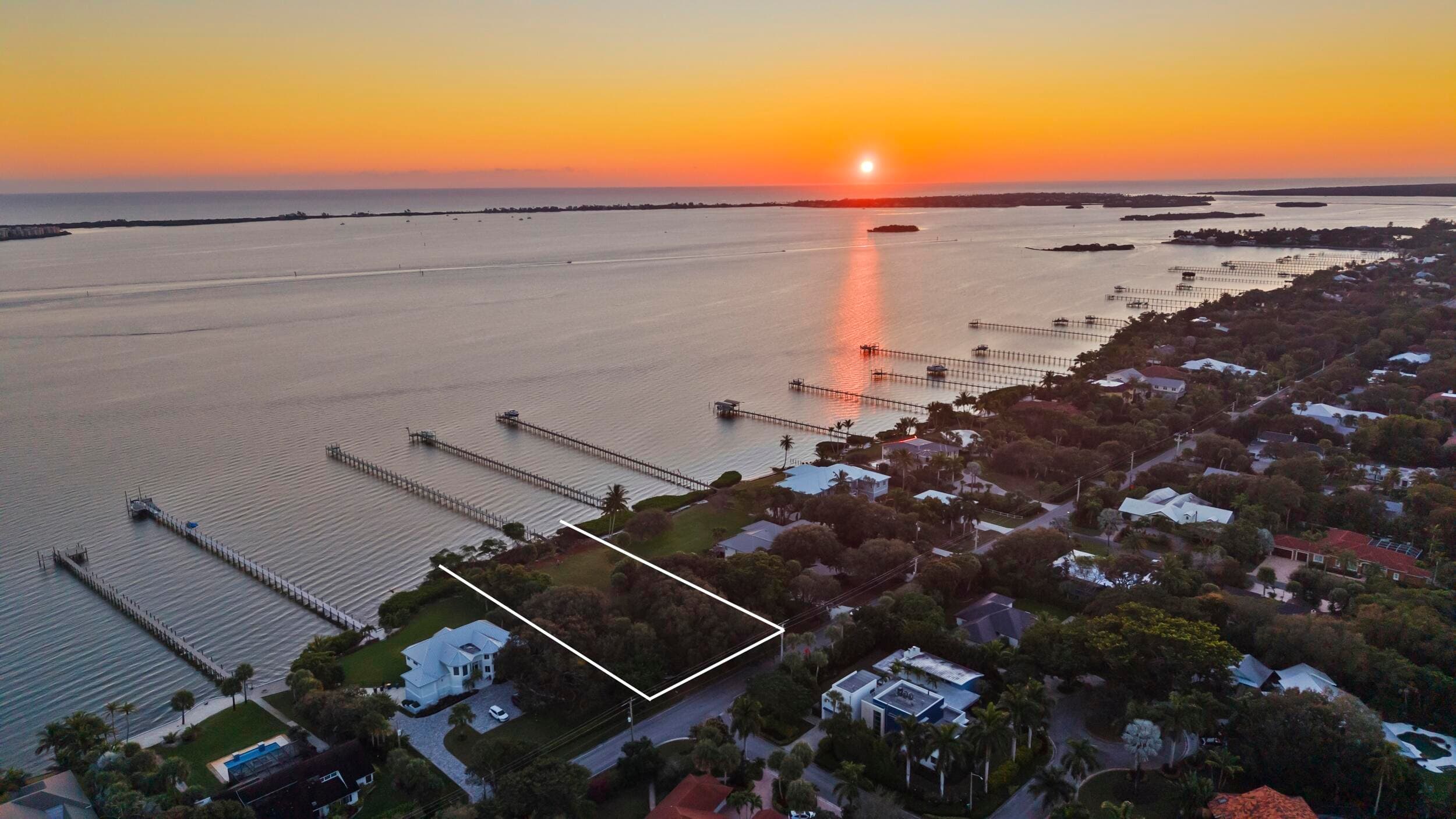 36 S Sewalls Point Road, Sewalls Point, FL 34996 — photo 4 of 14