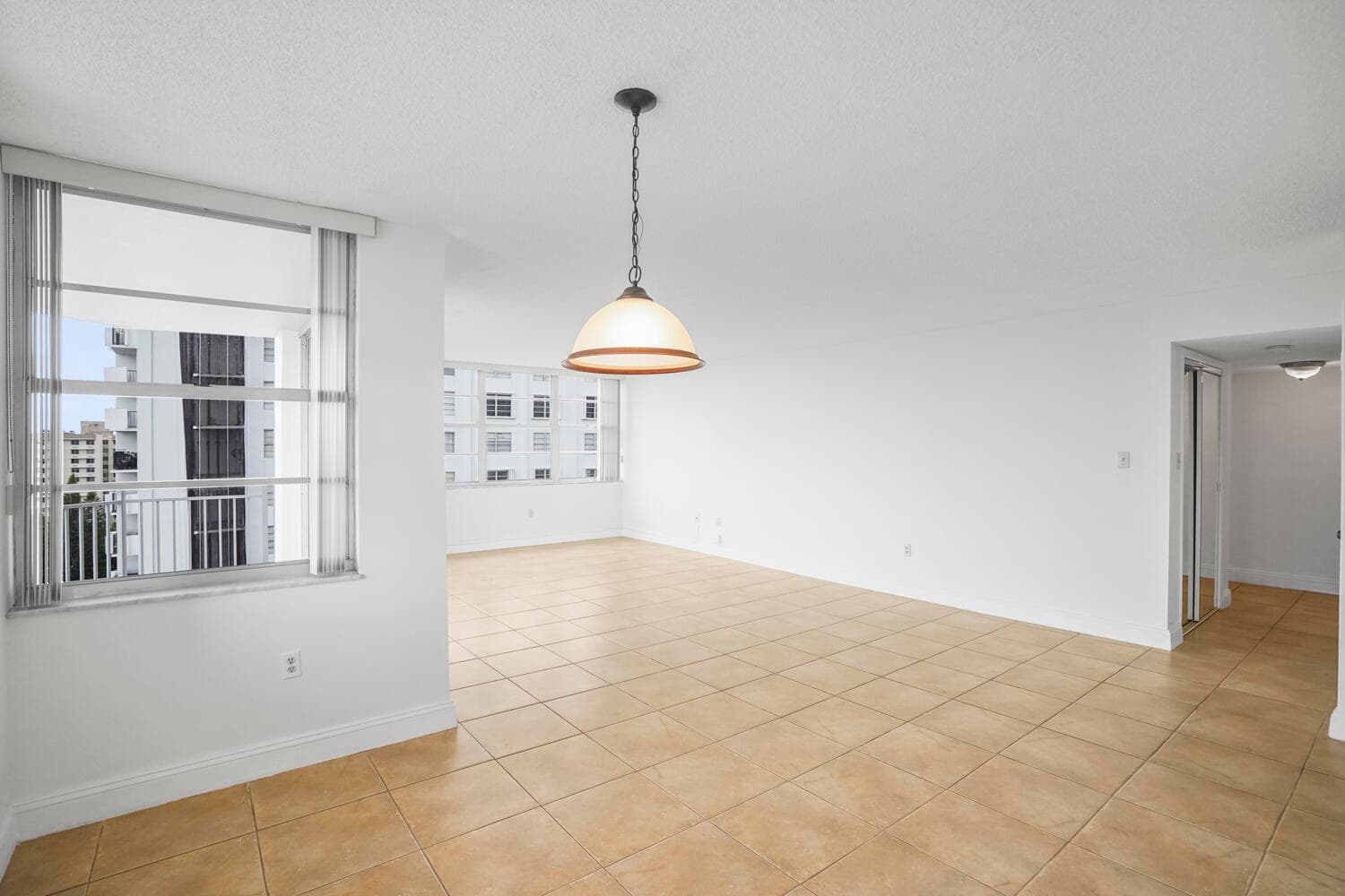 18051 Biscayne Boulevard 1504, Aventura, FL 33160 — photo 4 of 92