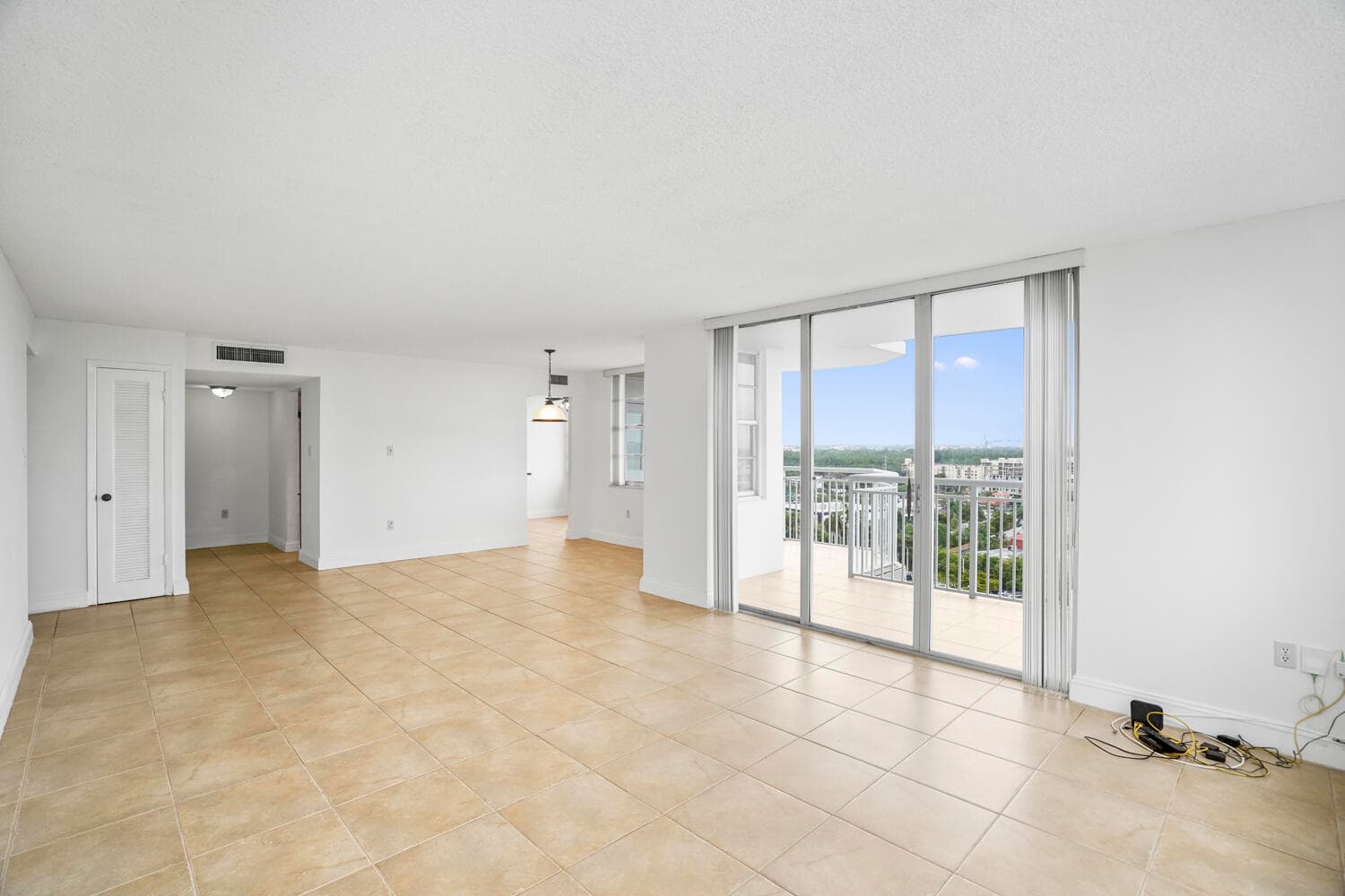 18051 Biscayne Boulevard 1504, Aventura, FL 33160 — photo 5 of 92