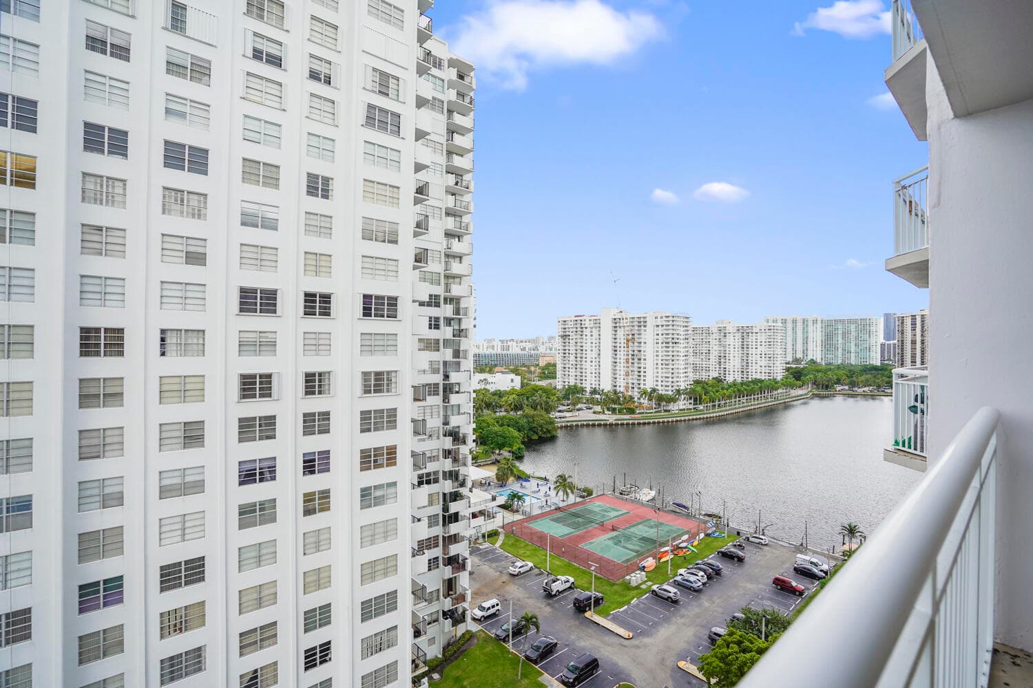 18051 Biscayne Boulevard 1504, Aventura, FL 33160 — photo 47 of 92