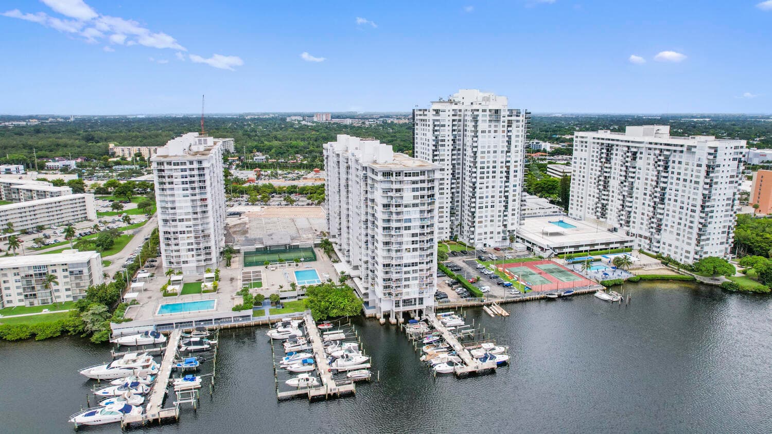 18051 Biscayne Boulevard 1504, Aventura, FL 33160 — photo 83 of 92