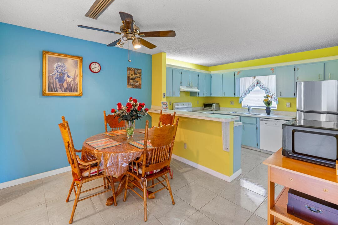 1402 Nebraska Avenue 13, Fort Pierce, FL 34950 — photo 10 of 33