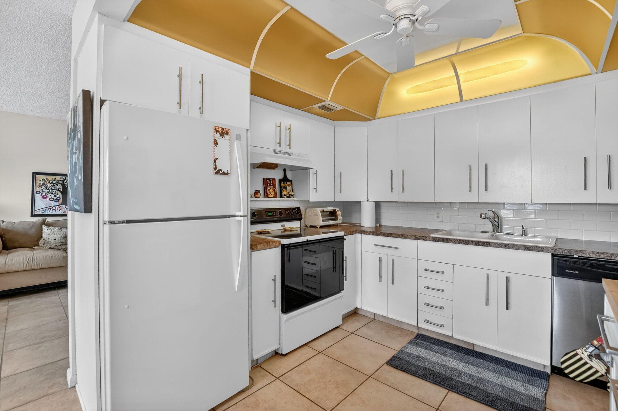 4008 Hythe A, Boca Raton, FL 33434 — photo 3 of 63