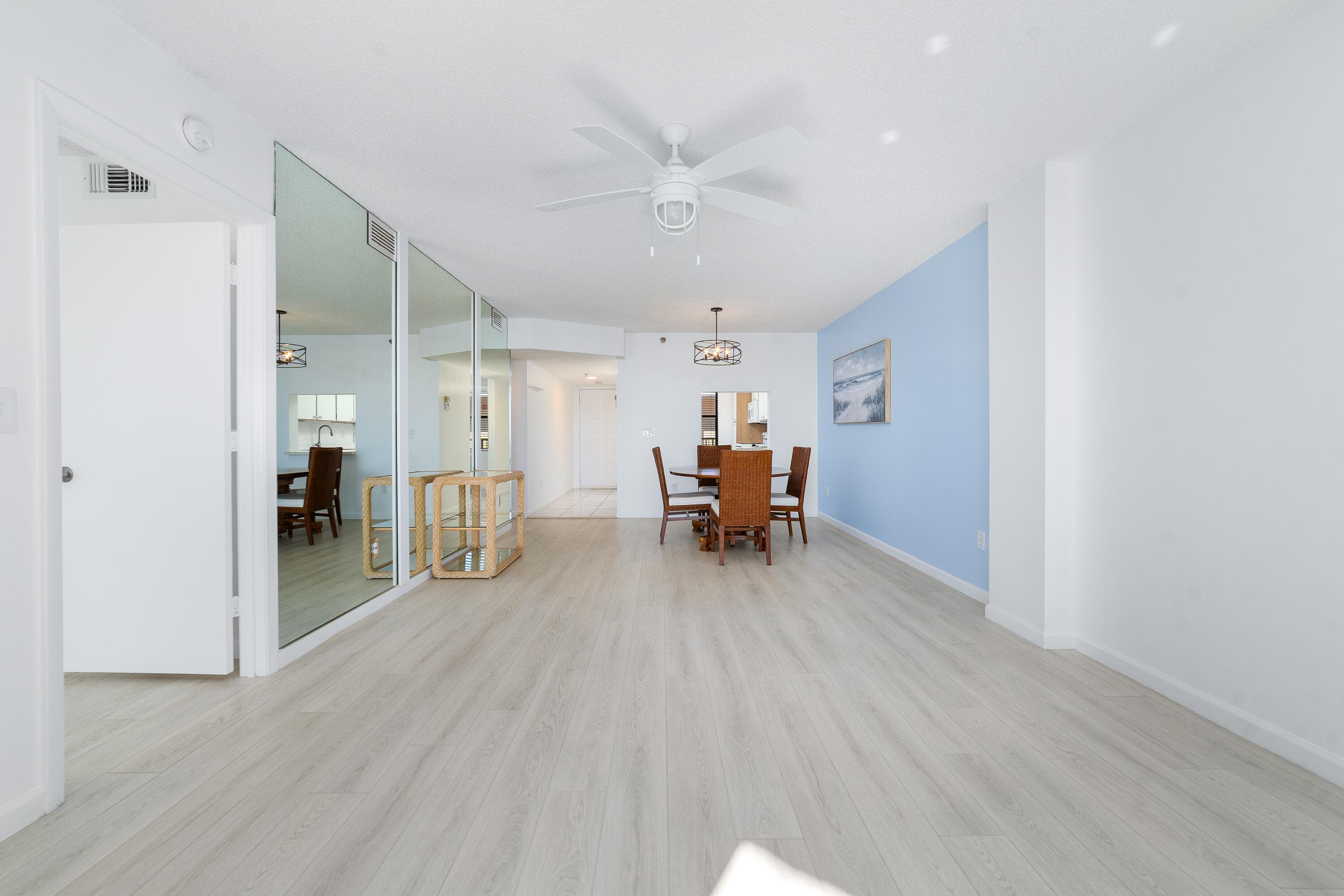 896 N Federal Highway 530, Lantana, FL 33462 — photo 2 of 36