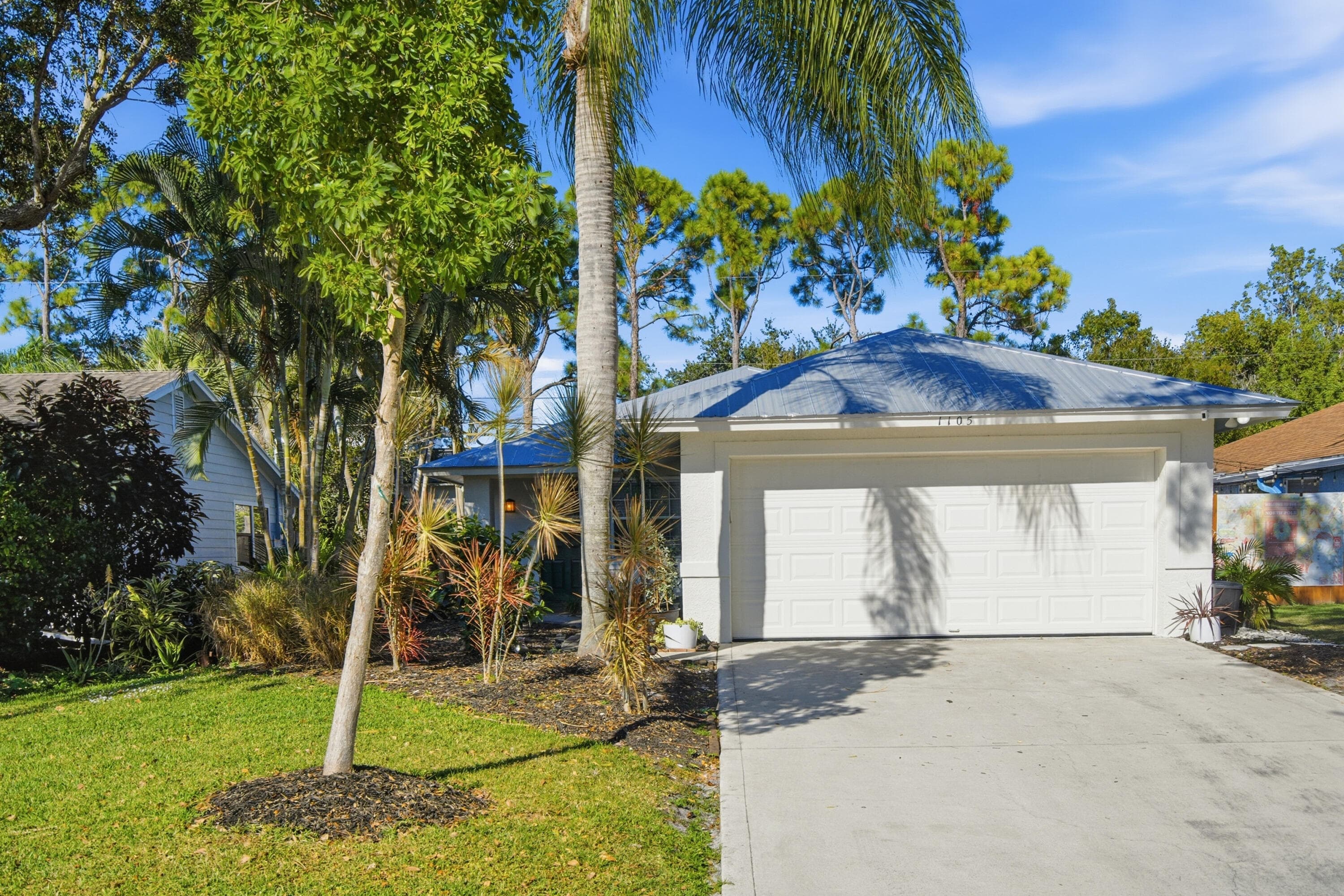1105 Cherokee Street, Jupiter, FL 33458 — photo 3 of 31