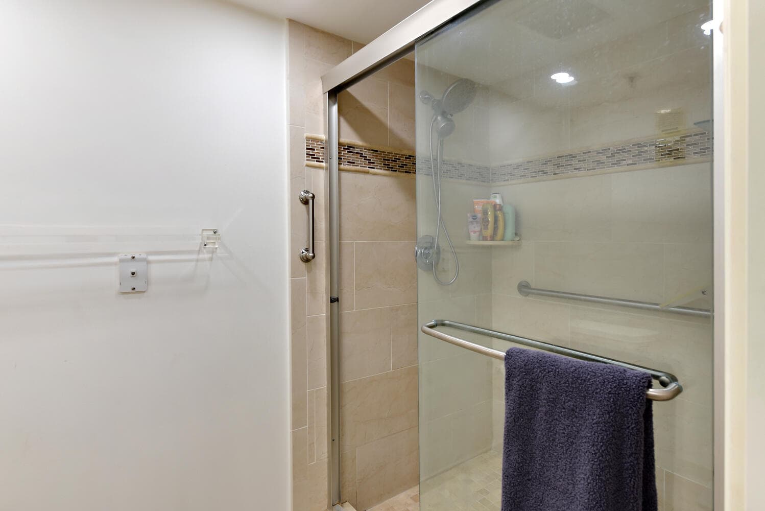 2427 Presidential Way 204, West Palm Beach, FL 33401 — photo 14 of 35