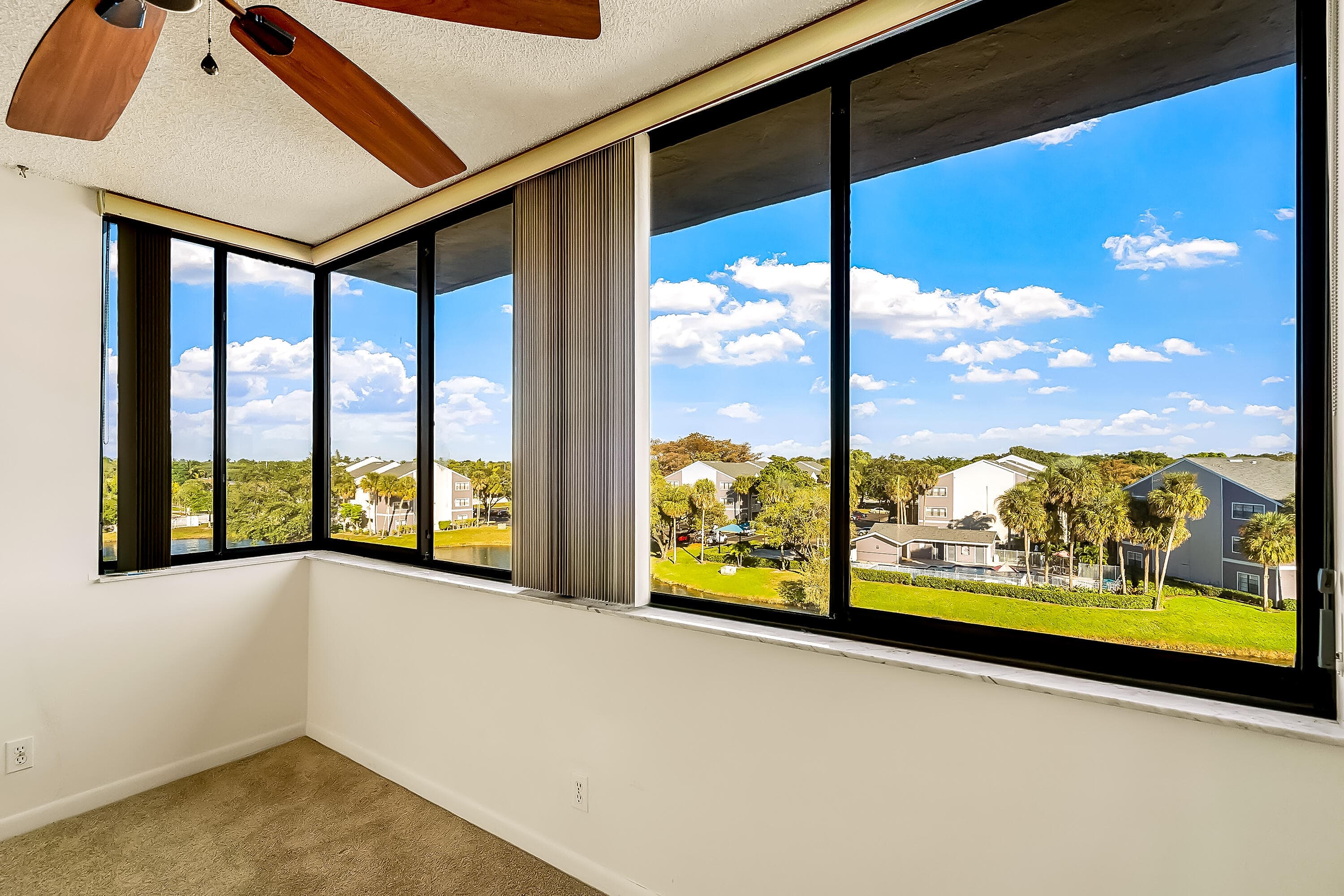 8030 Hampton Boulevard 502, North Lauderdale, FL 33068 — photo 9 of 51